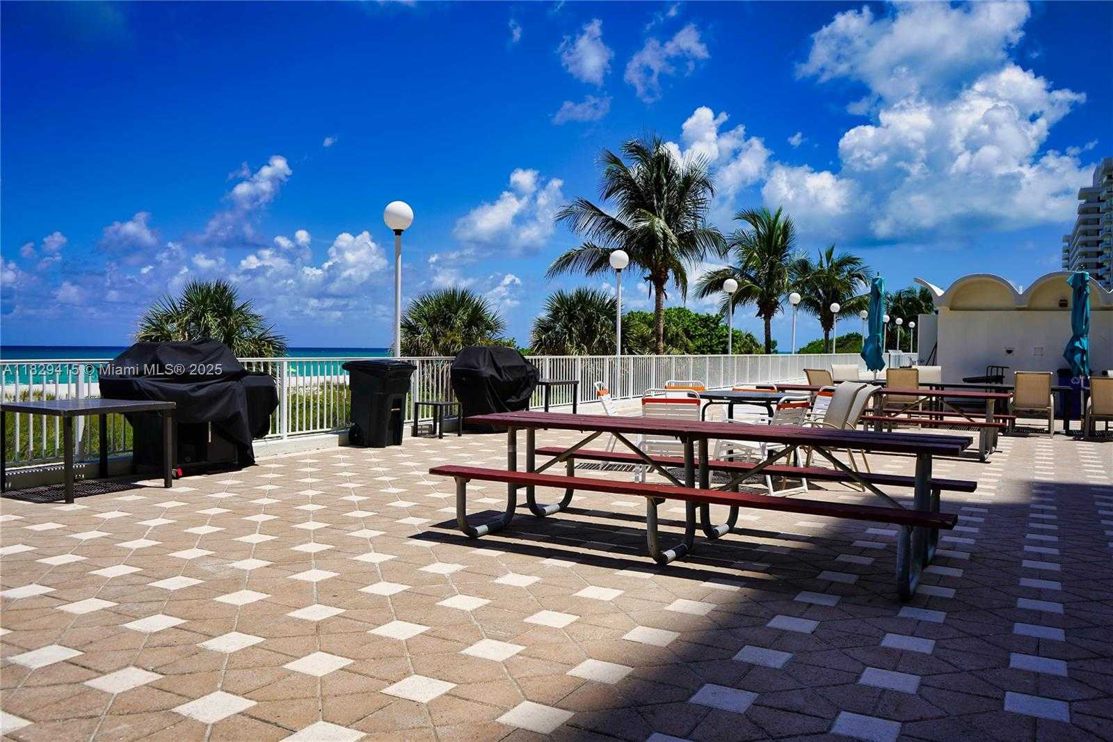 Small Image of 5701 COLLINS AVE #417, Miami Beach Number 17