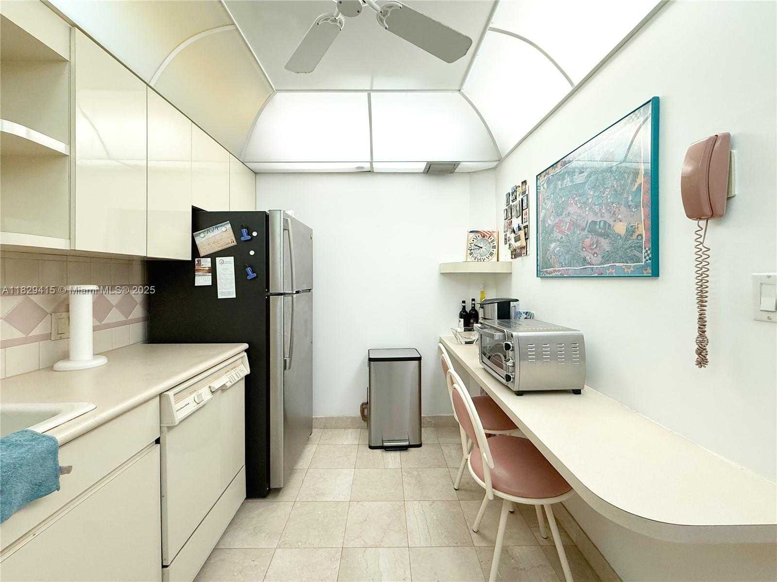 Small Image of 5701 COLLINS AVE #417, Miami Beach Number 6