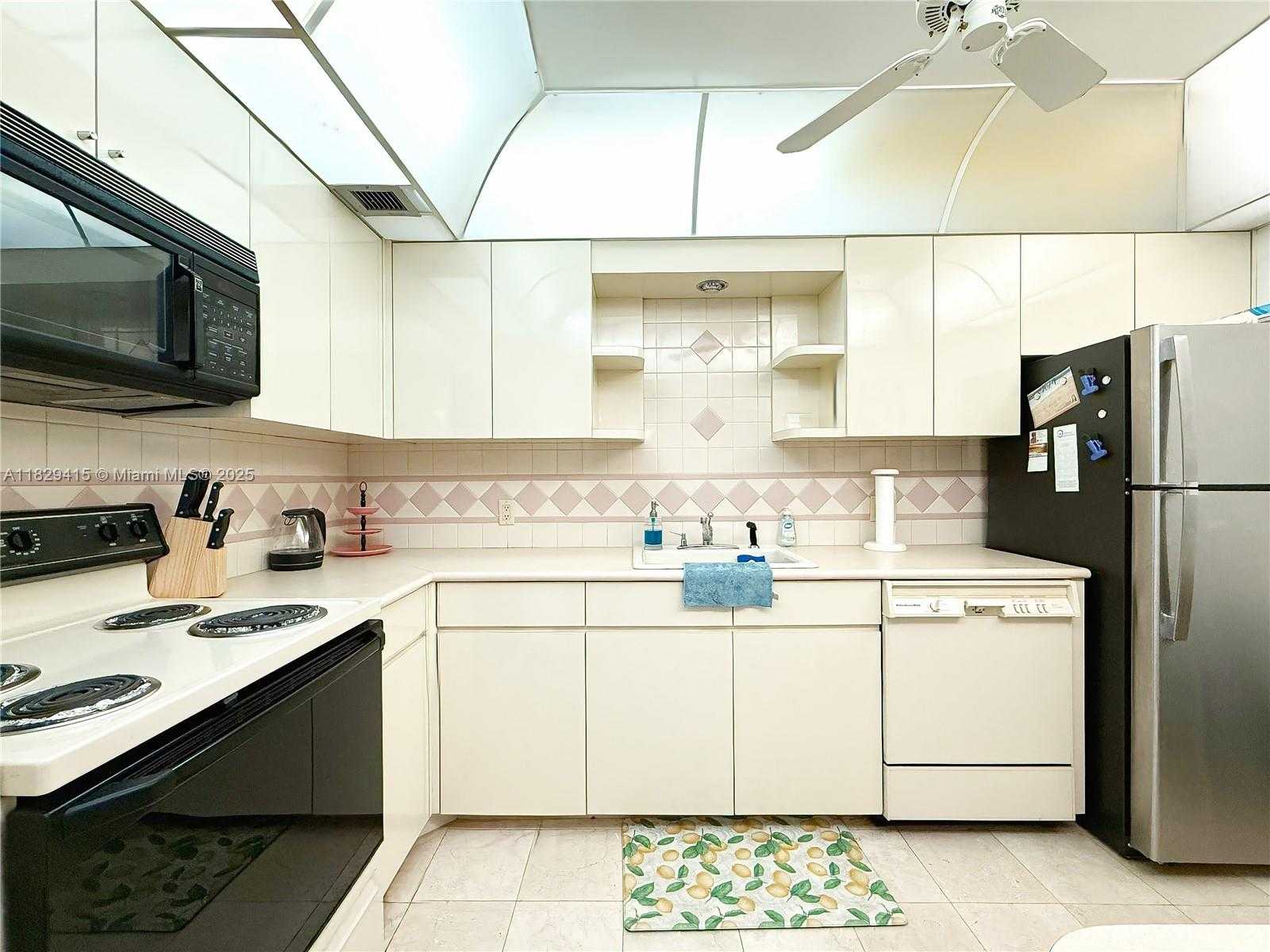 Small Image of 5701 COLLINS AVE #417, Miami Beach Number 7