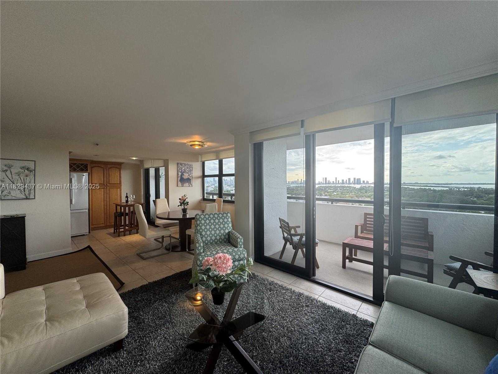 Small Image of 2555 COLLINS AVE #2002, Miami Beach Number 22