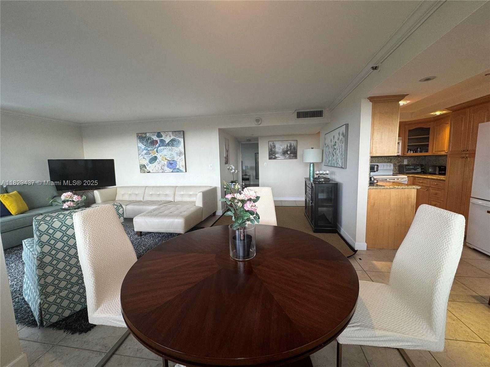 Small Image of 2555 COLLINS AVE #2002, Miami Beach Number 25