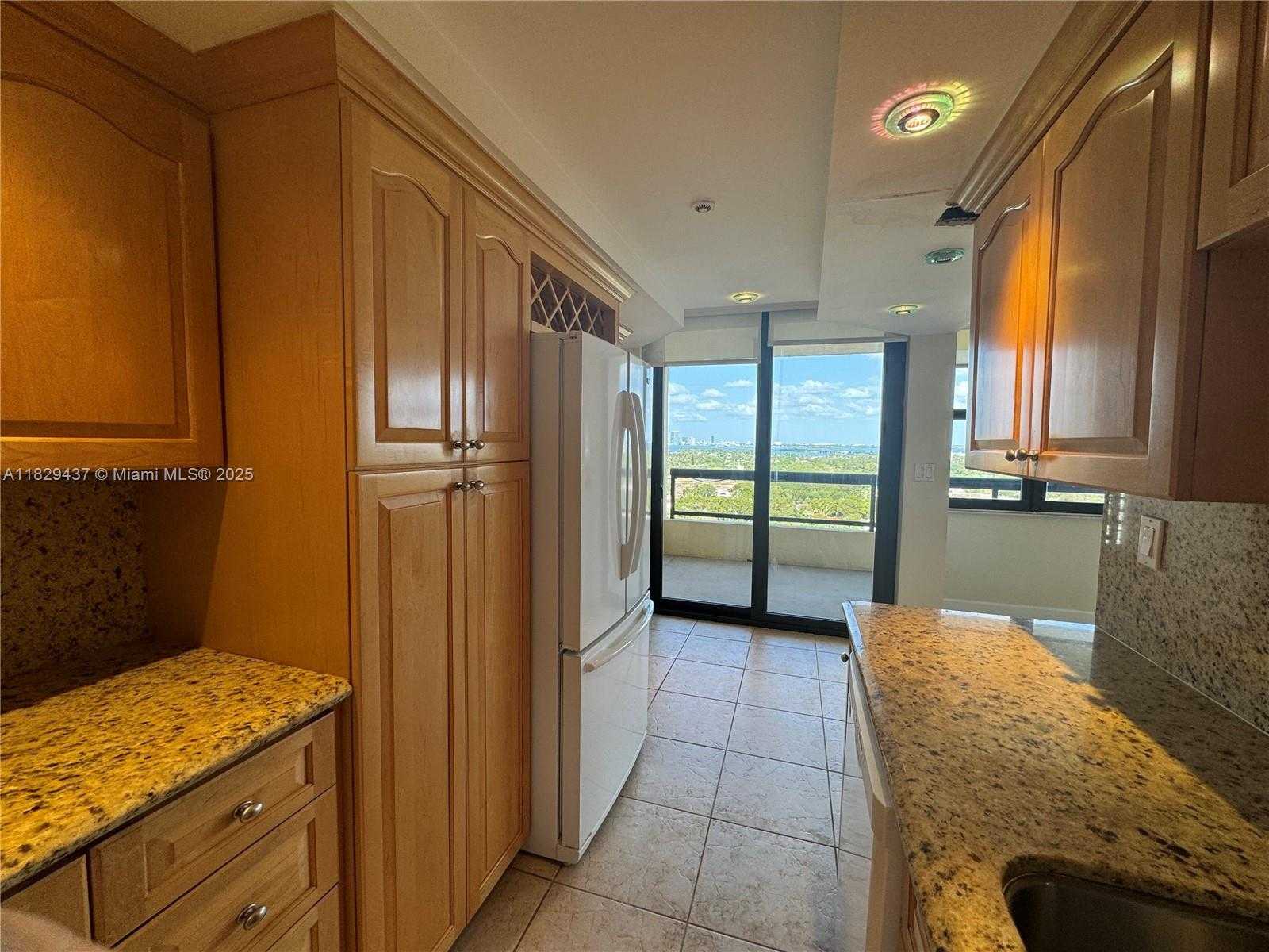 Small Image of 2555 COLLINS AVE #2002, Miami Beach Number 35