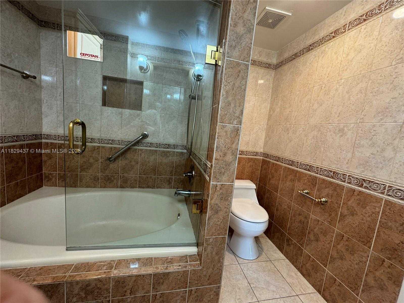 Small Image of 2555 COLLINS AVE #2002, Miami Beach Number 45