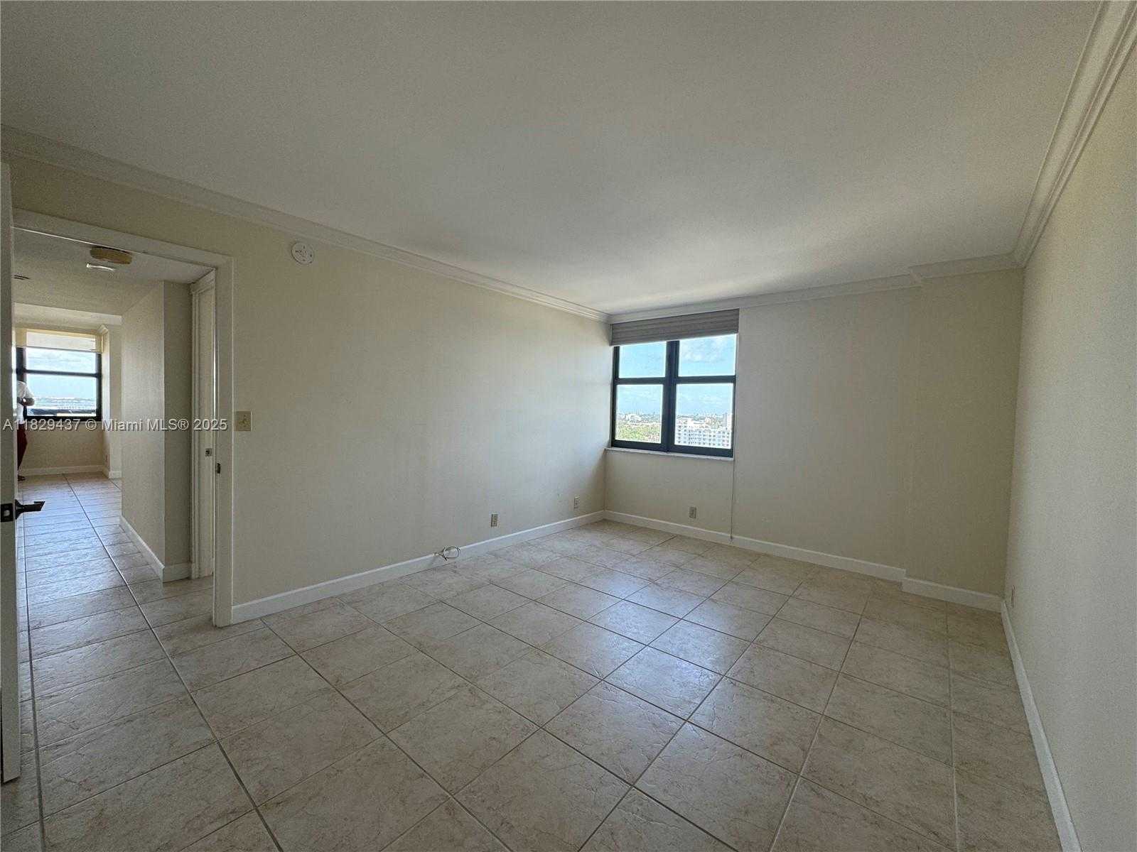 Small Image of 2555 COLLINS AVE #2002, Miami Beach Number 49