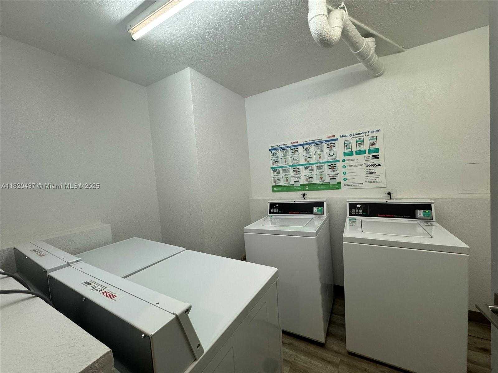Small Image of 2555 COLLINS AVE #2002, Miami Beach Number 54