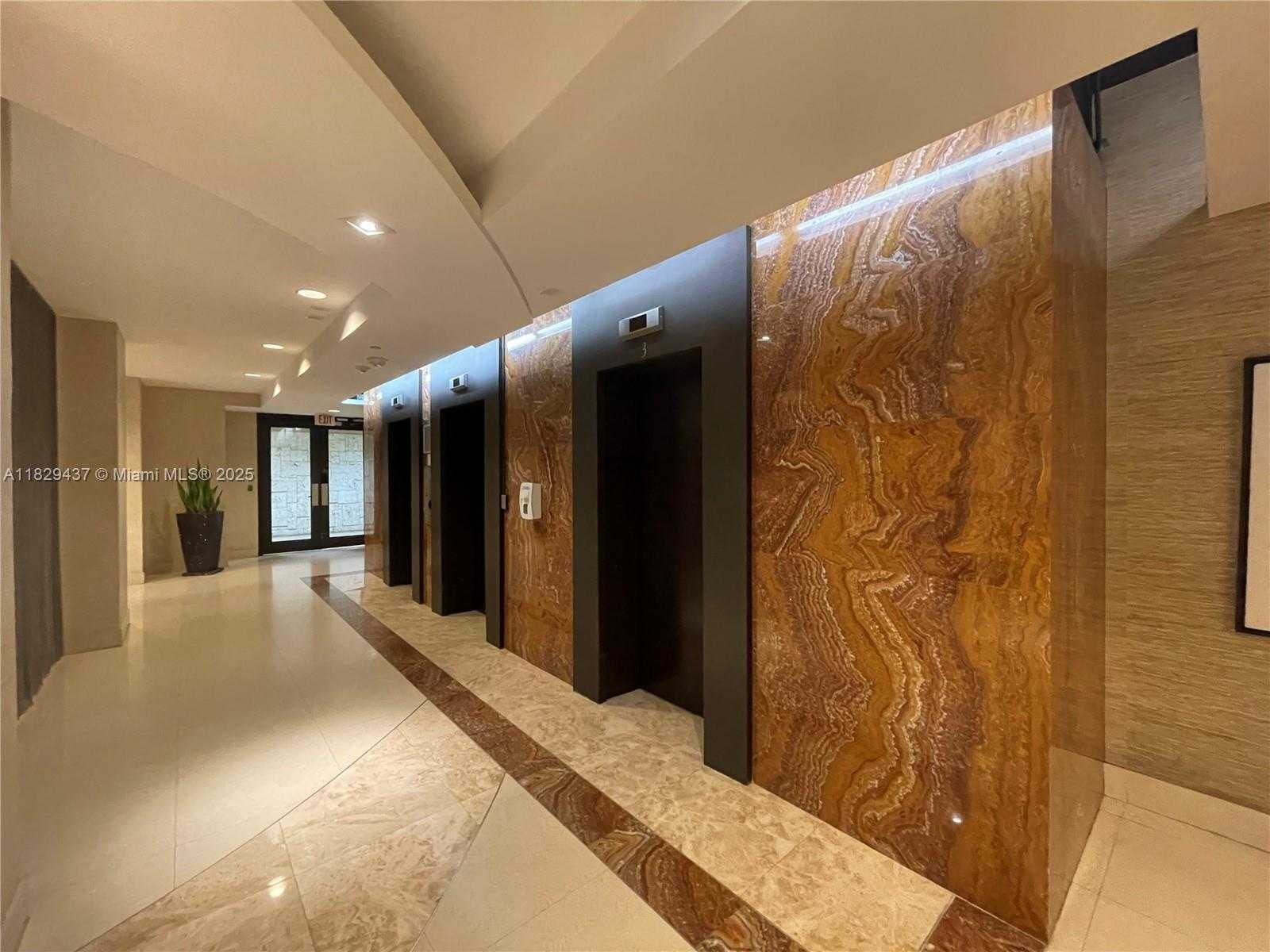 Small Image of 2555 COLLINS AVE #2002, Miami Beach Number 63