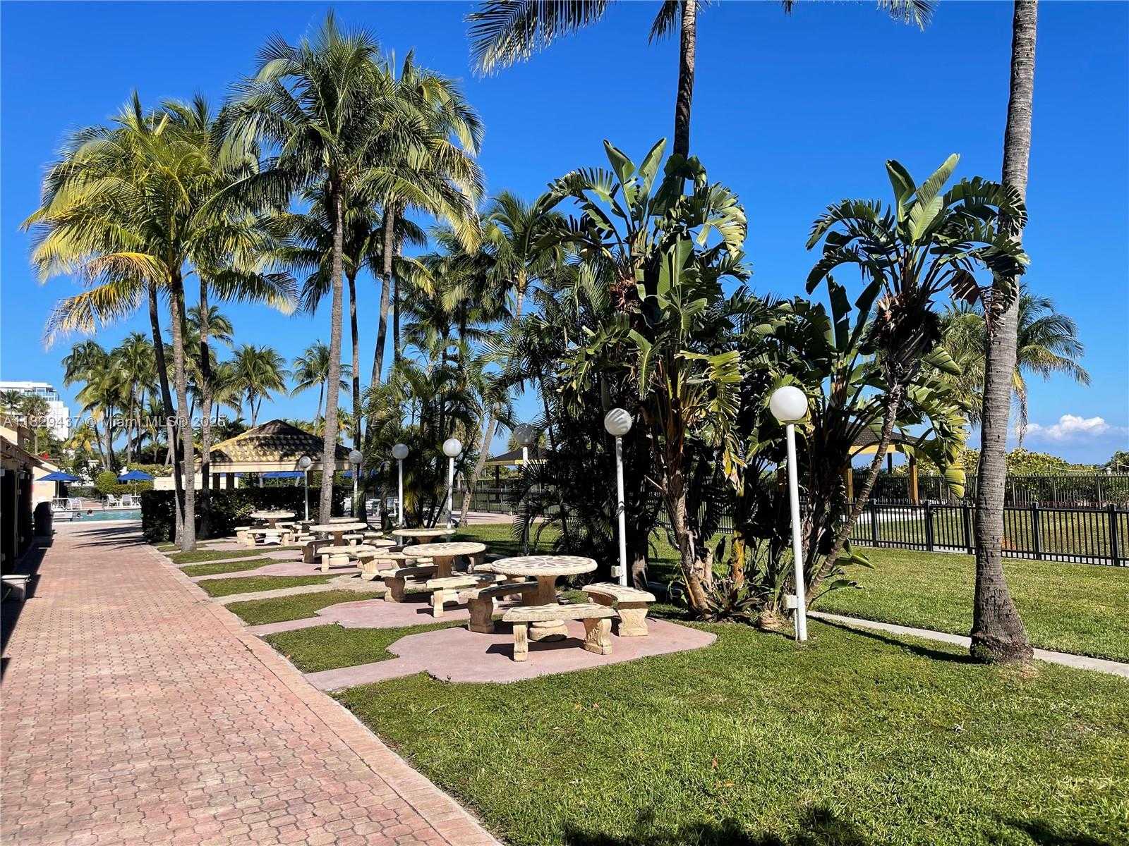 Small Image of 2555 COLLINS AVE #2002, Miami Beach Number 77
