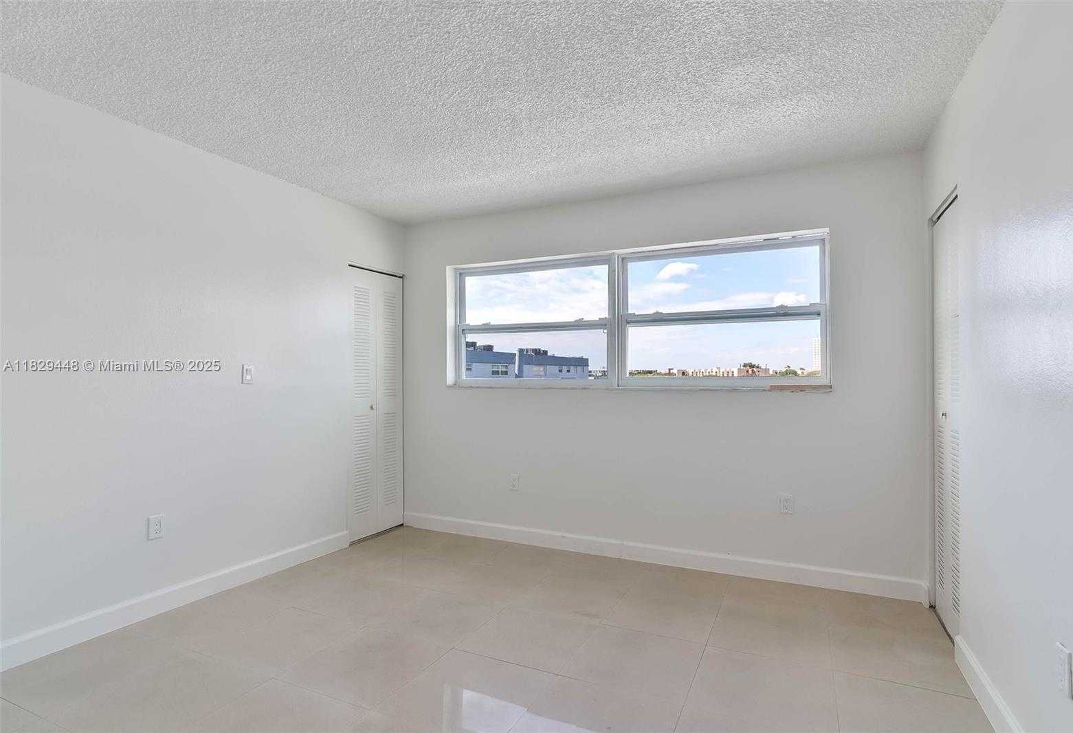 Small Image of 9375 FONTAINEBLEAU BLVD #L420, Miami Number 11