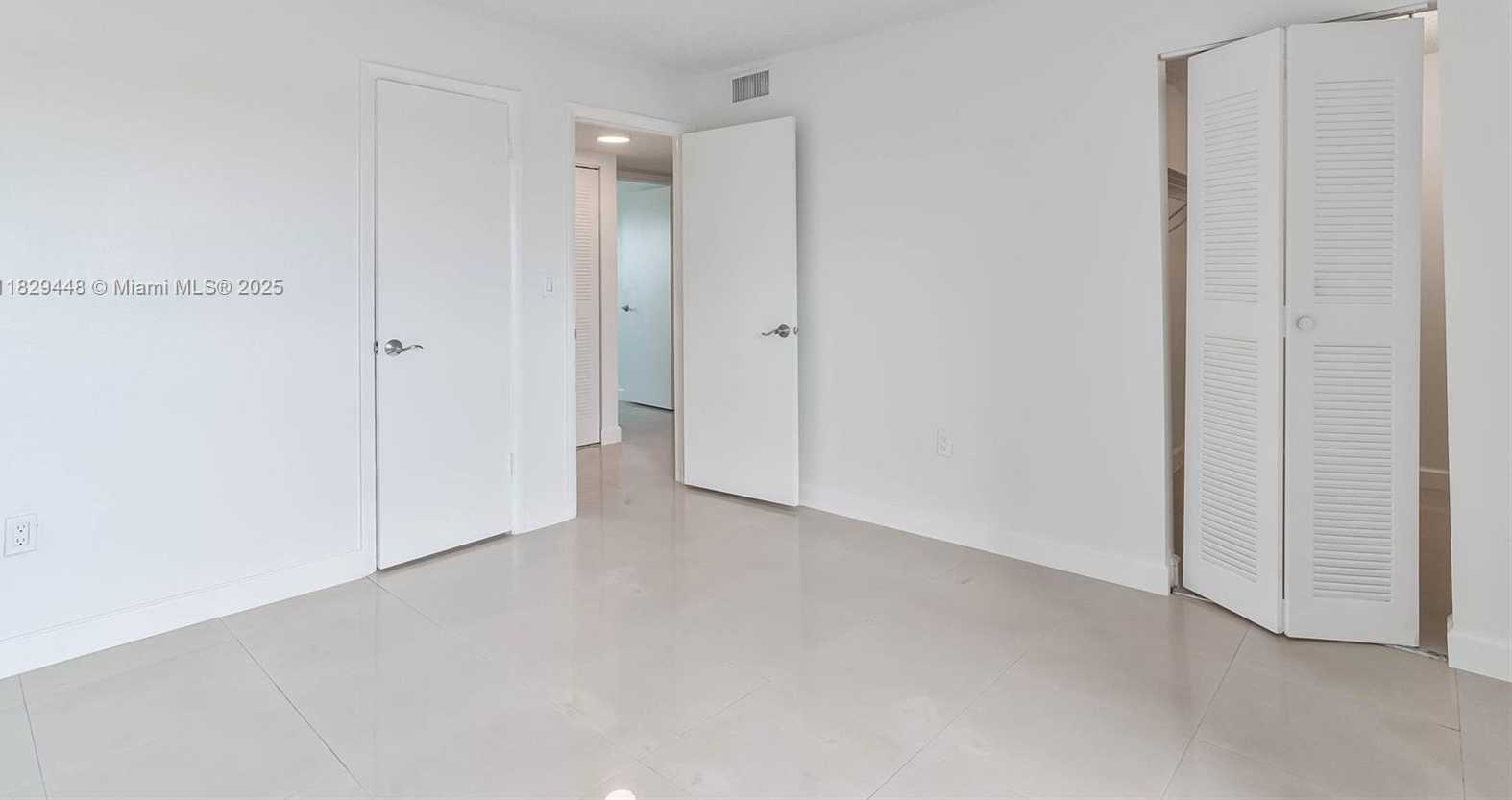 Small Image of 9375 FONTAINEBLEAU BLVD #L420, Miami Number 16