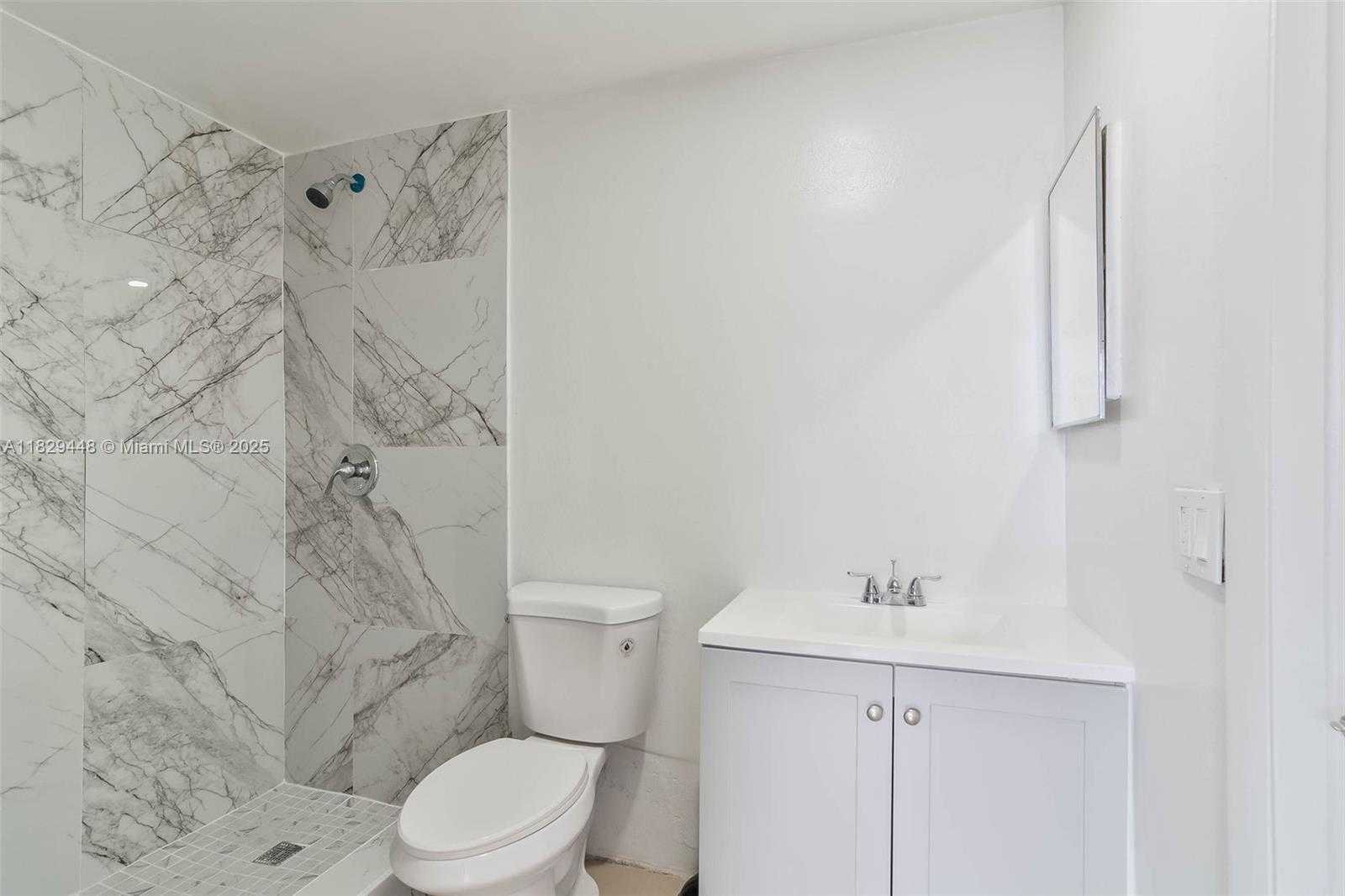 Small Image of 9375 FONTAINEBLEAU BLVD #L420, Miami Number 17