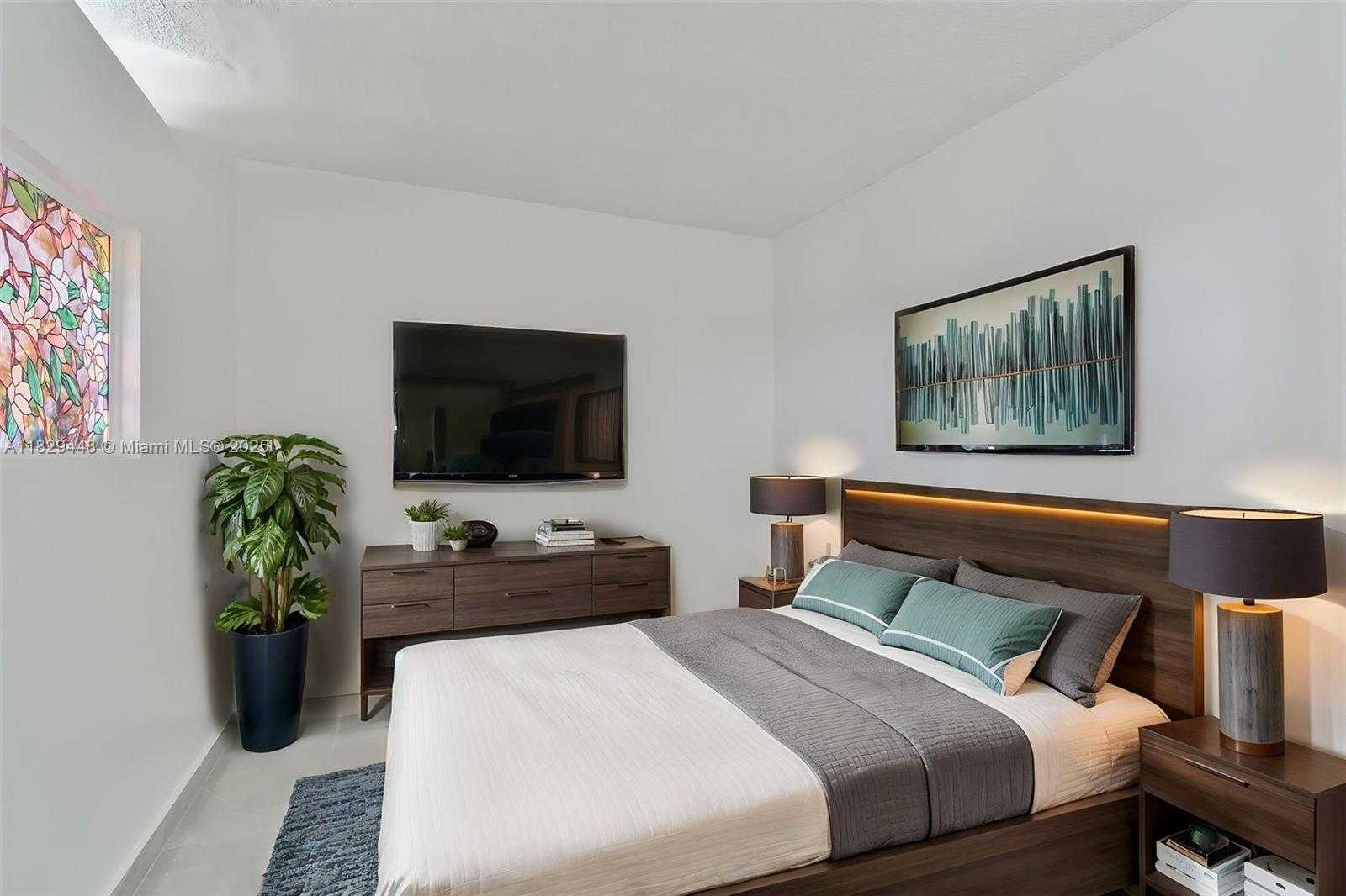 Small Image of 9375 FONTAINEBLEAU BLVD #L420, Miami Number 2