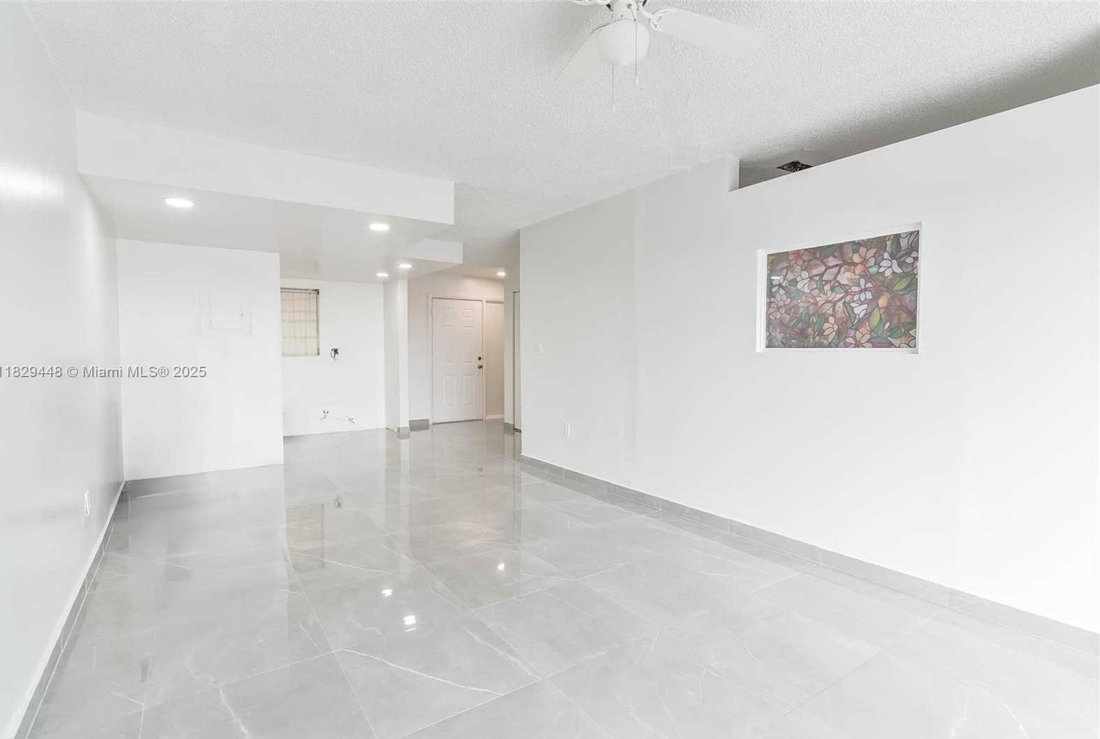 Small Image of 9375 FONTAINEBLEAU BLVD #L420, Miami Number 23