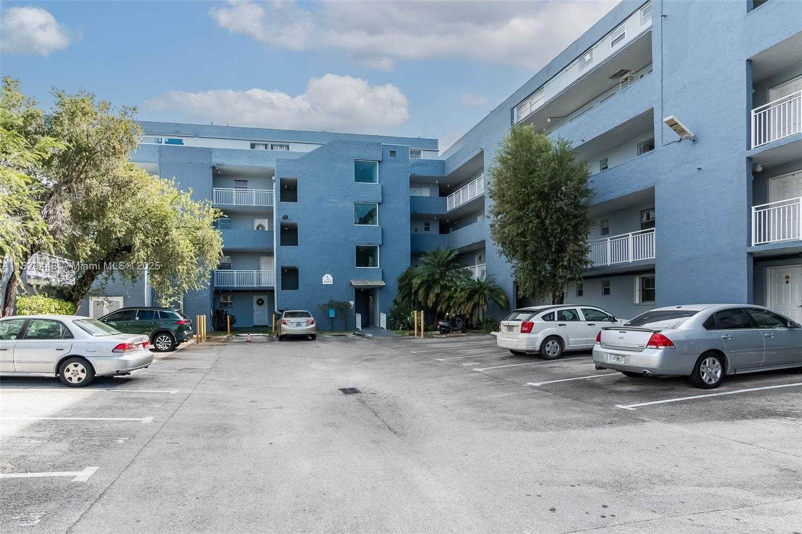 Small Image of 9375 FONTAINEBLEAU BLVD #L420, Miami Number 24