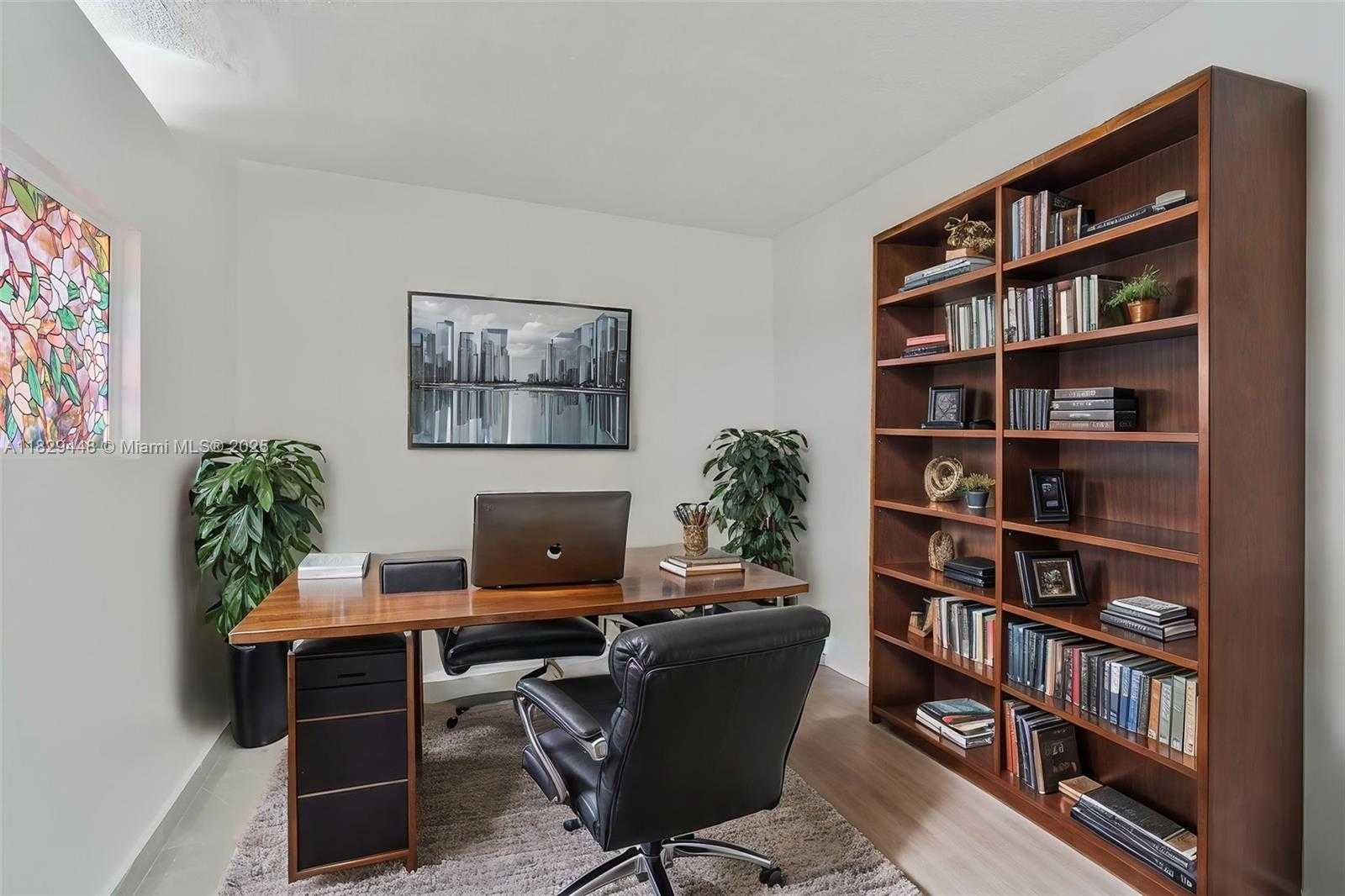 Small Image of 9375 FONTAINEBLEAU BLVD #L420, Miami Number 3