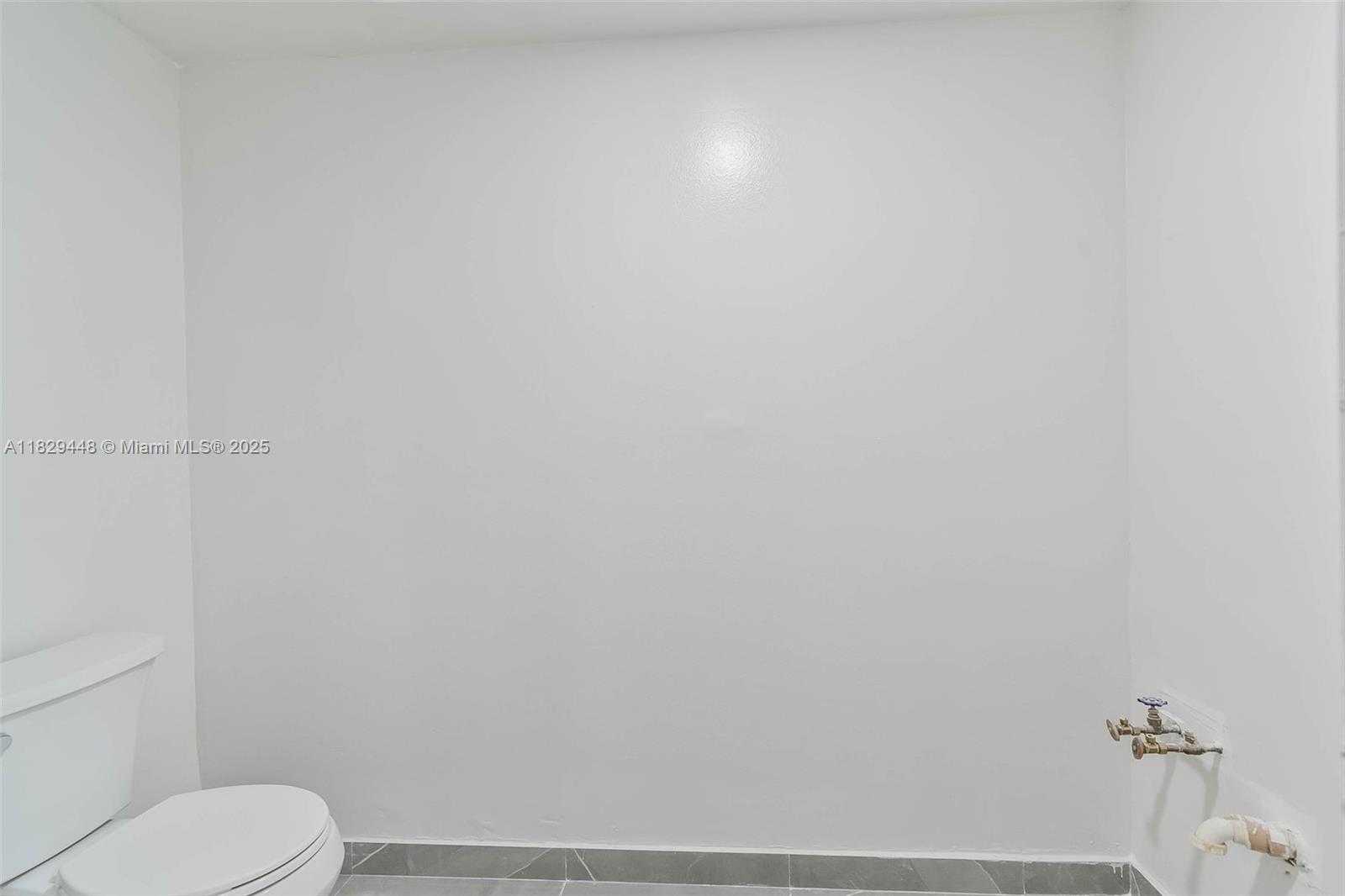 Small Image of 9375 FONTAINEBLEAU BLVD #L420, Miami Number 7