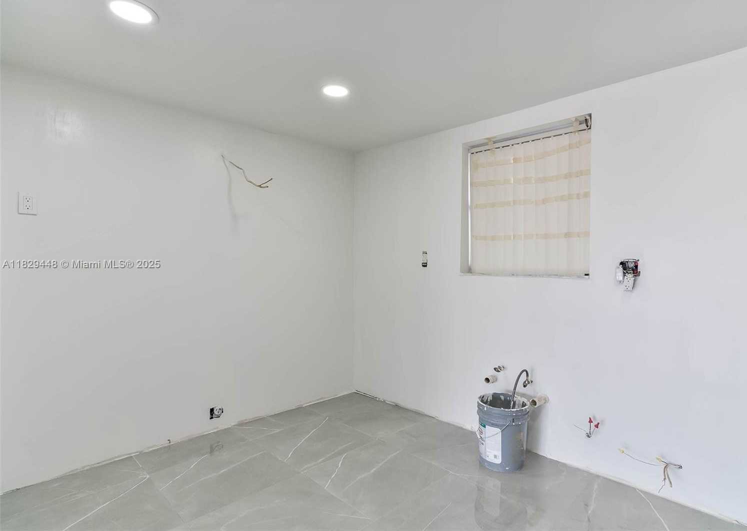 Small Image of 9375 FONTAINEBLEAU BLVD #L420, Miami Number 9
