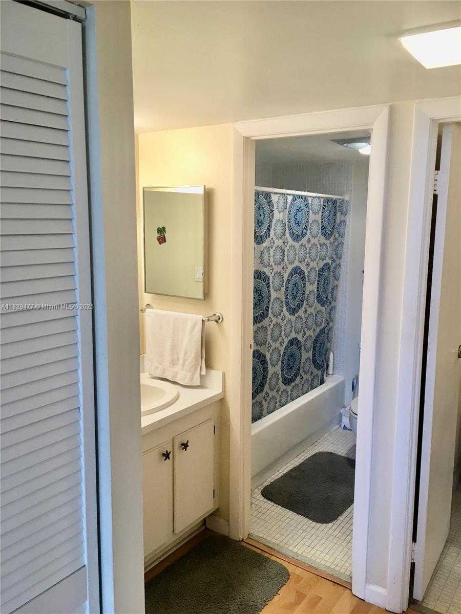 Small Image of 20379 WEST COUNTRY CLUB DR #1737, Aventura Number 15