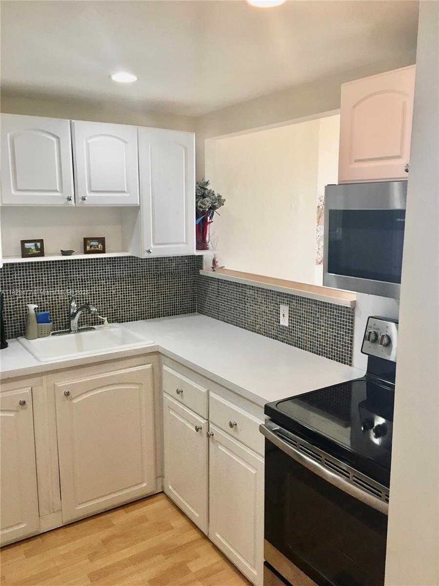 Small Image of 20379 WEST COUNTRY CLUB DR #1737, Aventura Number 3