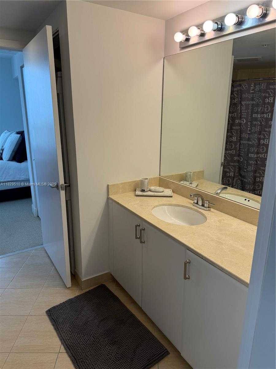 Small Image of 1750 NORTH BAYSHORE DR #5114, Miami Number 15
