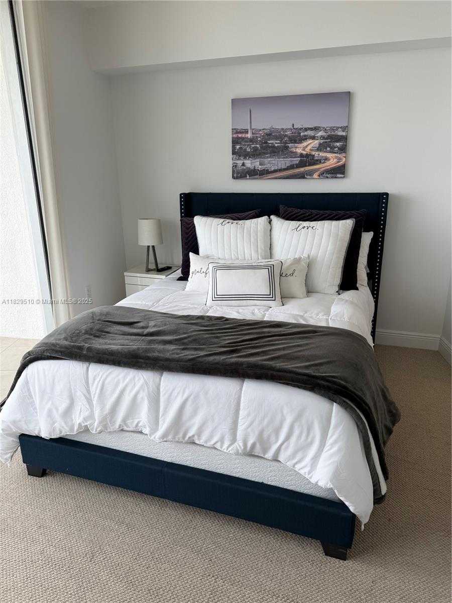 Small Image of 1750 NORTH BAYSHORE DR #5114, Miami Number 19