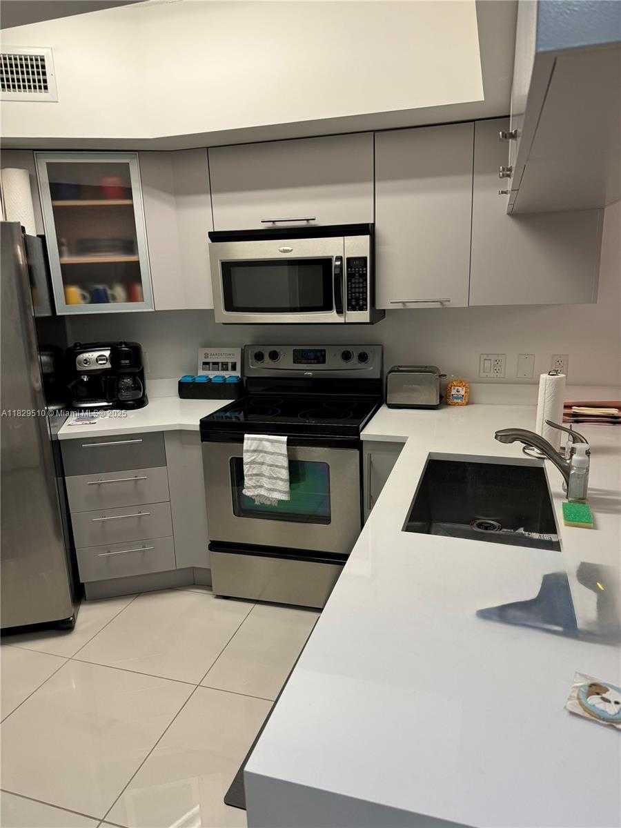 Small Image of 1750 NORTH BAYSHORE DR #5114, Miami Number 25