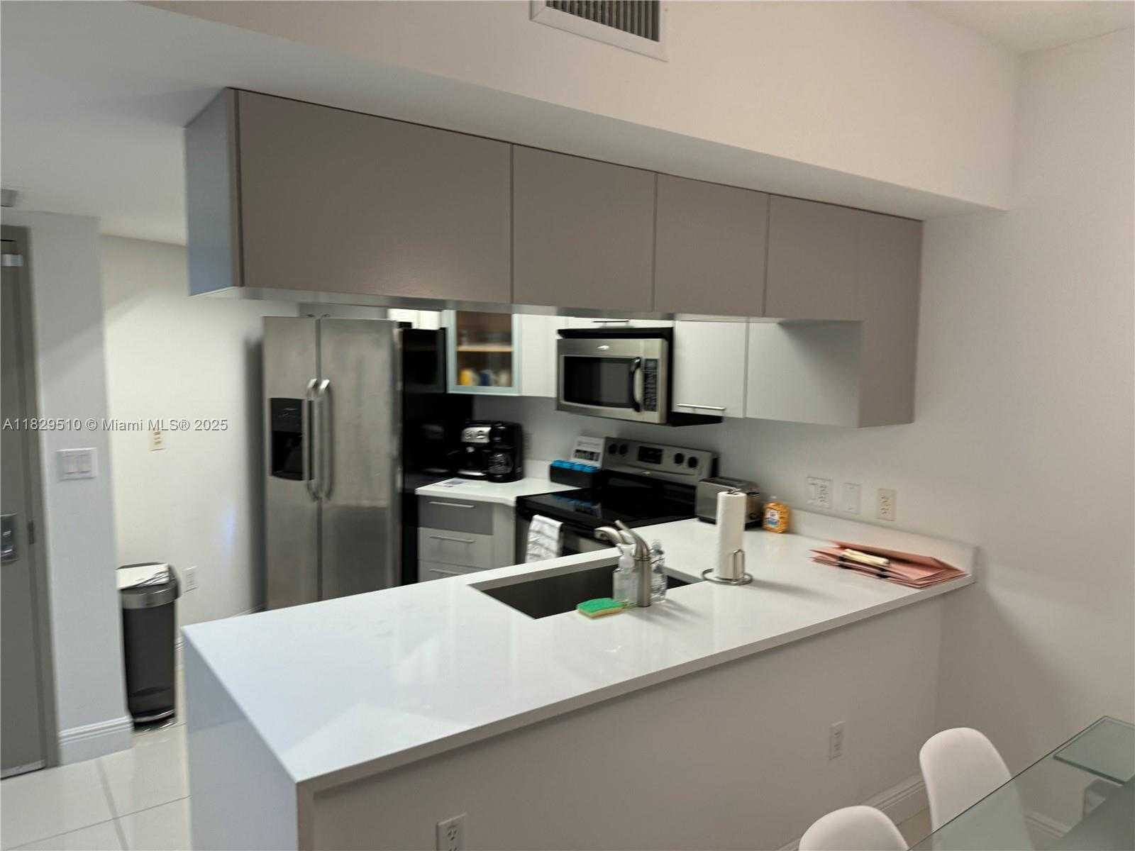 Small Image of 1750 NORTH BAYSHORE DR #5114, Miami Number 26