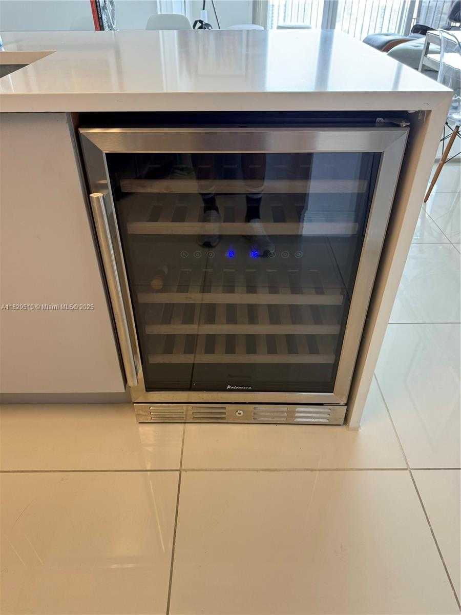Small Image of 1750 NORTH BAYSHORE DR #5114, Miami Number 27