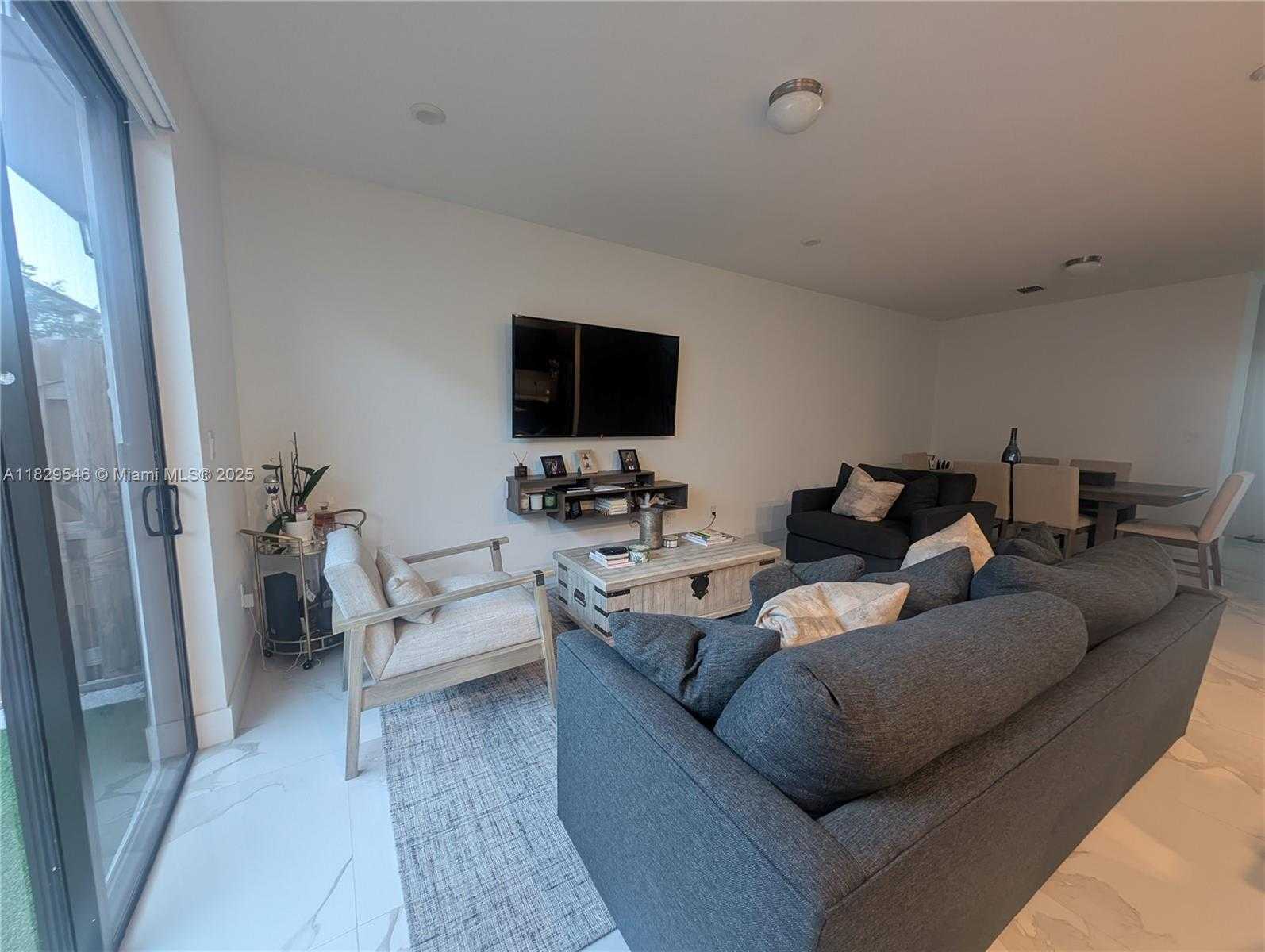 Small Image of 13648 SOUTH WEST 157TH CT, Miami Number 13