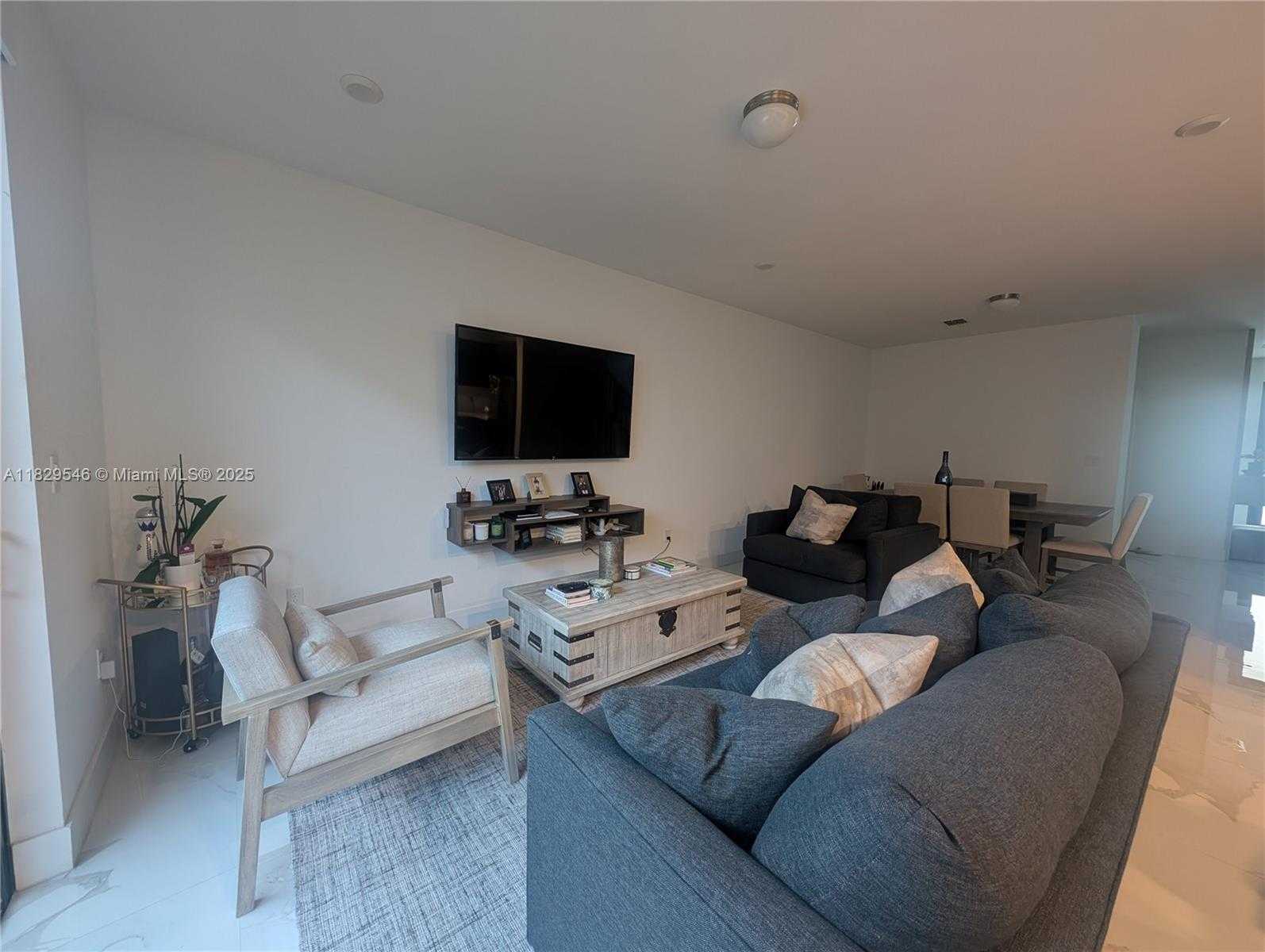 Small Image of 13648 SOUTH WEST 157TH CT, Miami Number 15