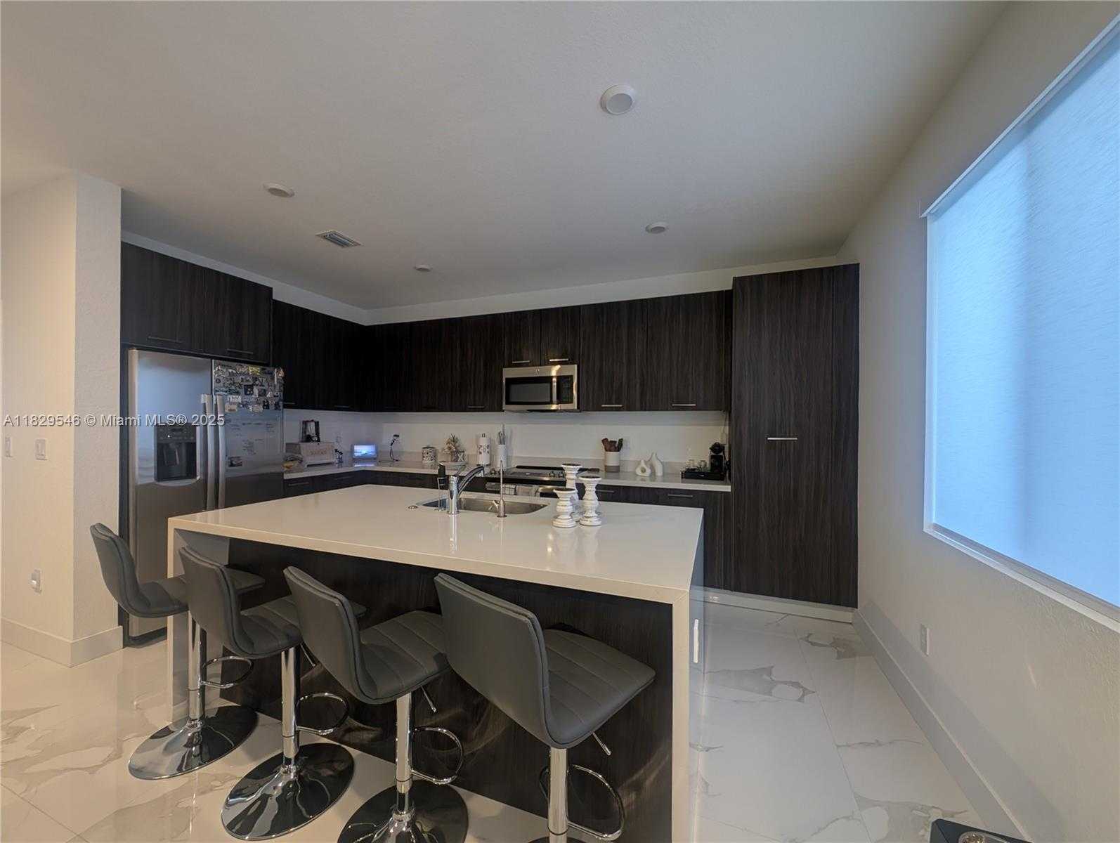 Small Image of 13648 SOUTH WEST 157TH CT, Miami Number 18