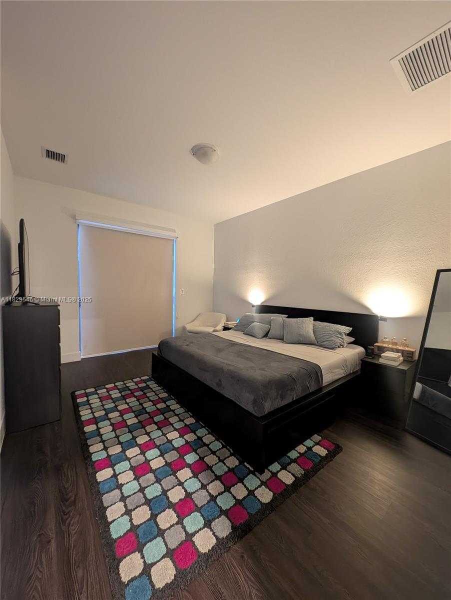 Small Image of 13648 SOUTH WEST 157TH CT, Miami Number 22