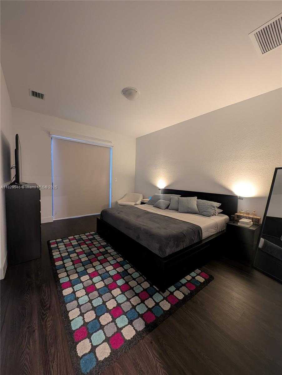 Small Image of 13648 SOUTH WEST 157TH CT, Miami Number 23