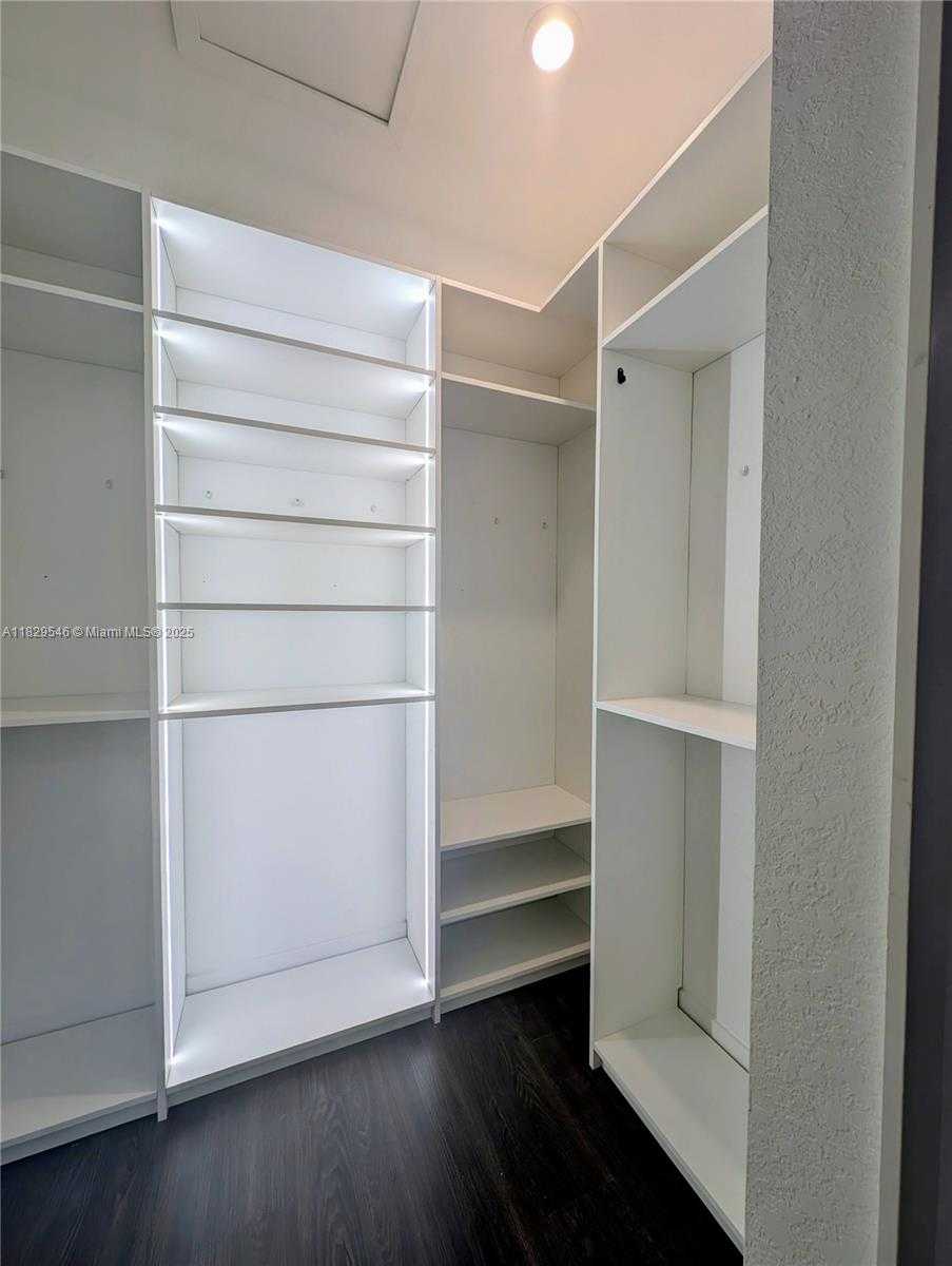 Small Image of 13648 SOUTH WEST 157TH CT, Miami Number 24