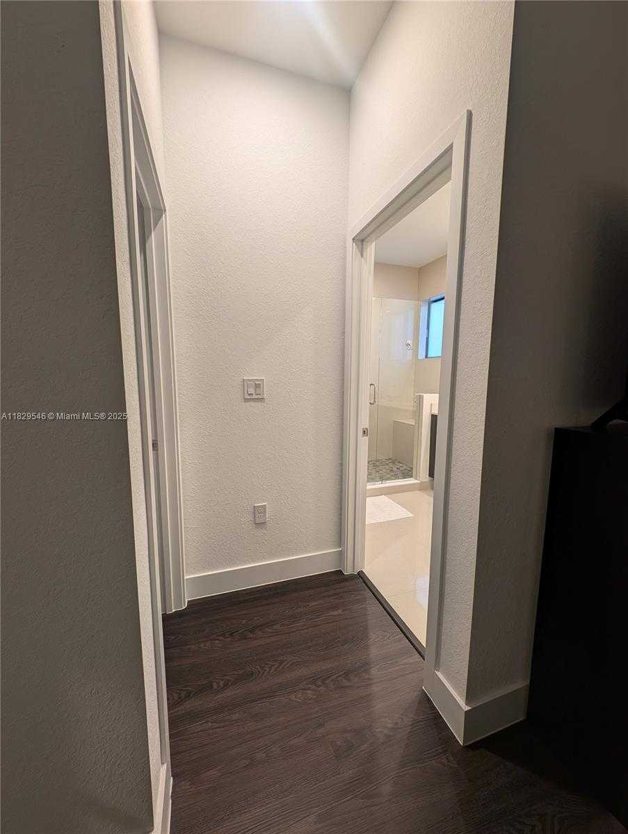 Small Image of 13648 SOUTH WEST 157TH CT, Miami Number 26