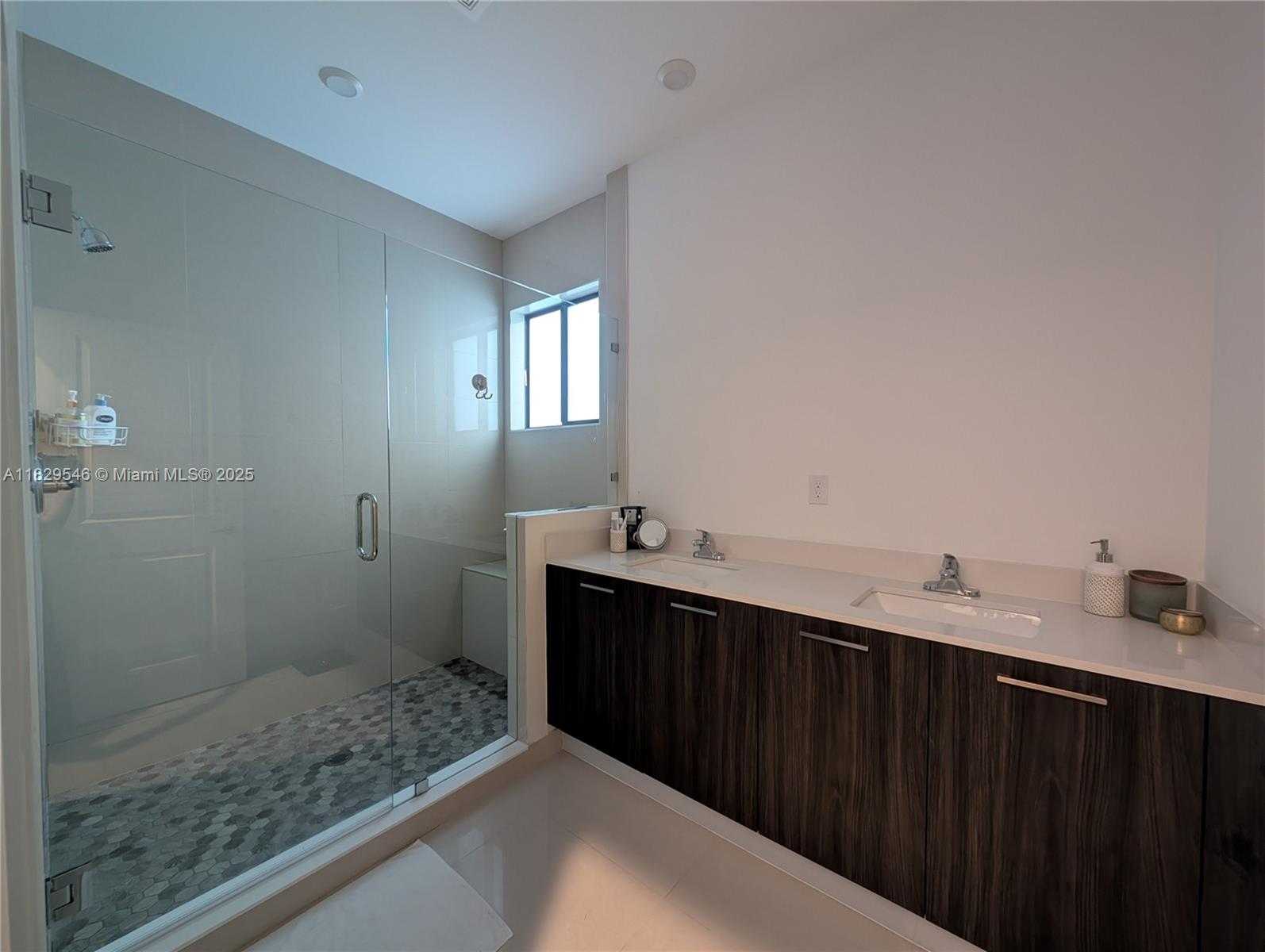 Small Image of 13648 SOUTH WEST 157TH CT, Miami Number 27
