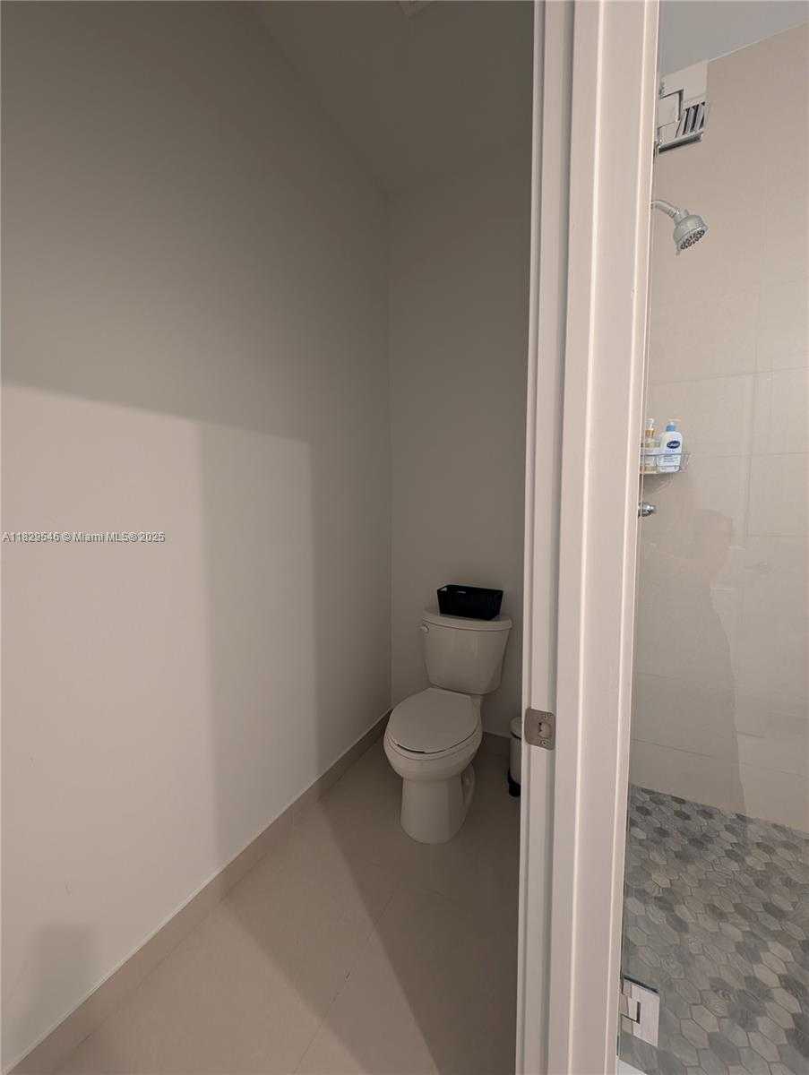 Small Image of 13648 SOUTH WEST 157TH CT, Miami Number 29