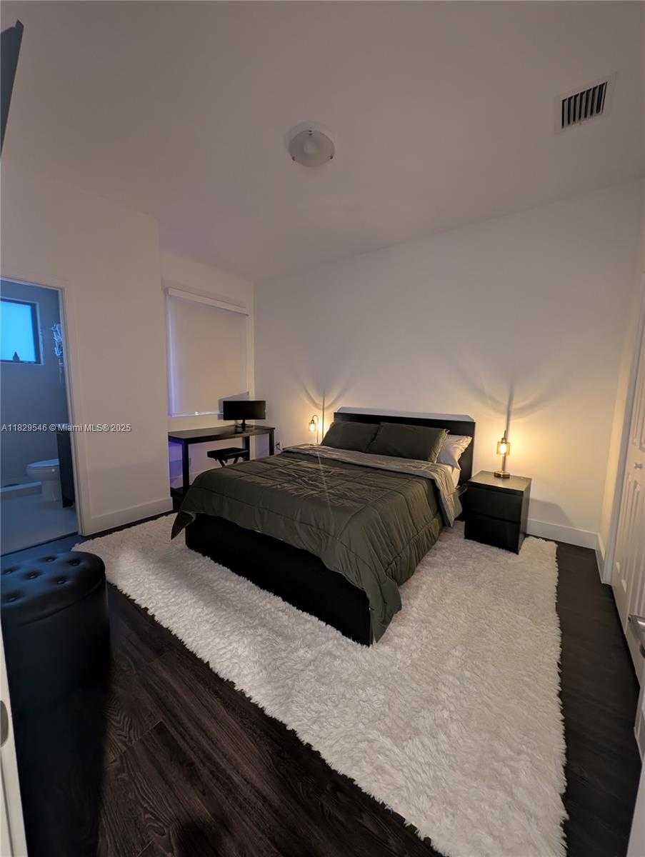 Small Image of 13648 SOUTH WEST 157TH CT, Miami Number 30