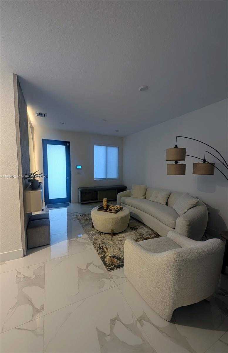 Small Image of 13648 SOUTH WEST 157TH CT, Miami Number 8