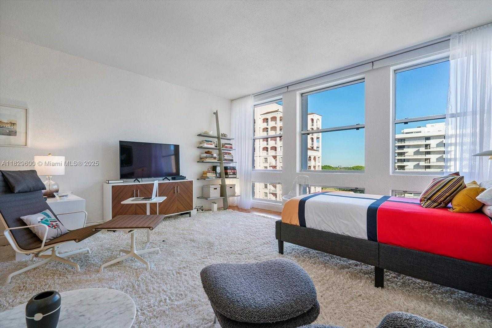Small Image of 700 BILTMORE WAY #914, Coral Gables Number 5