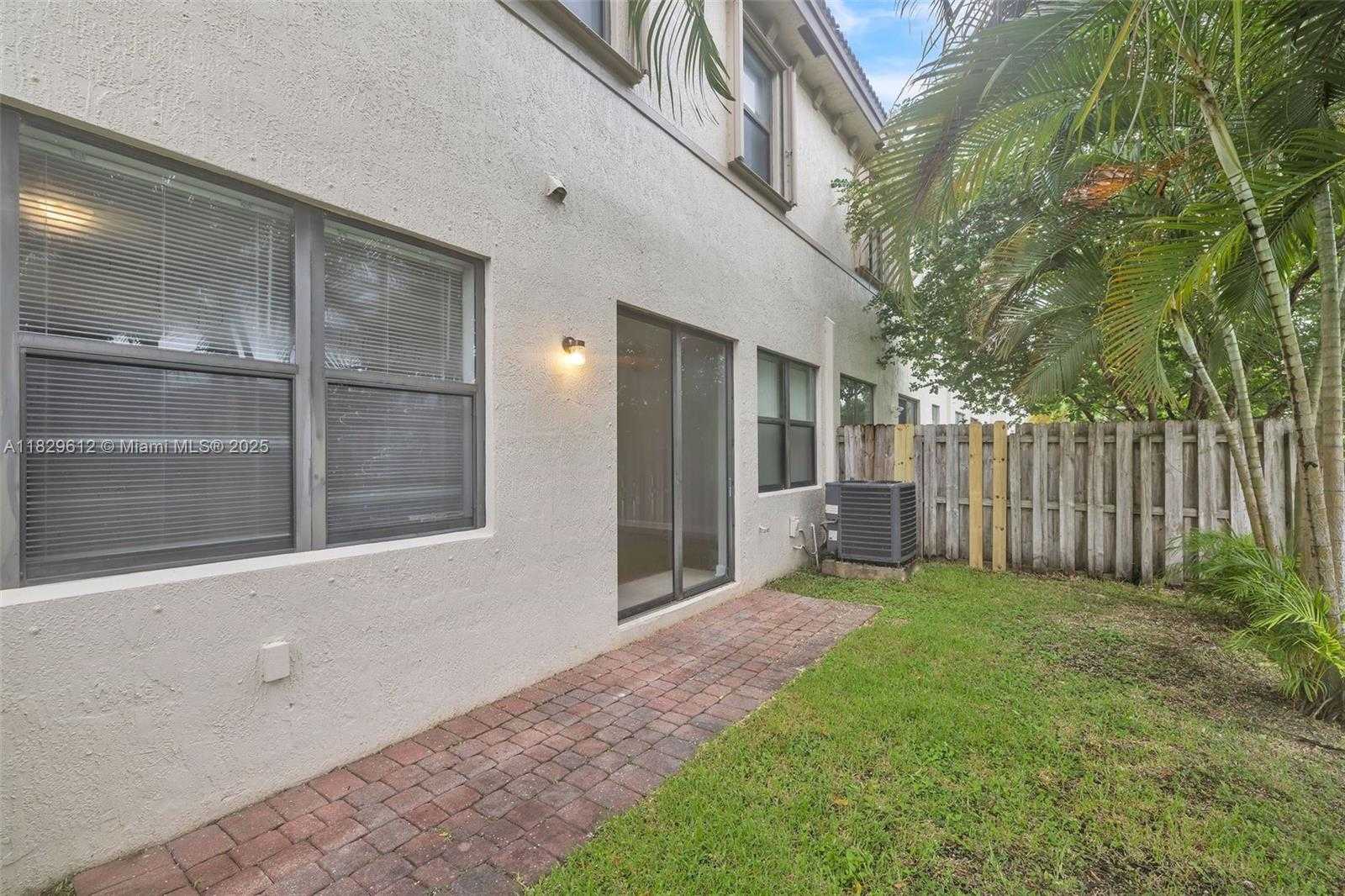 Small Image of 11266 SOUTH WEST 236TH LN, Homestead Number 4