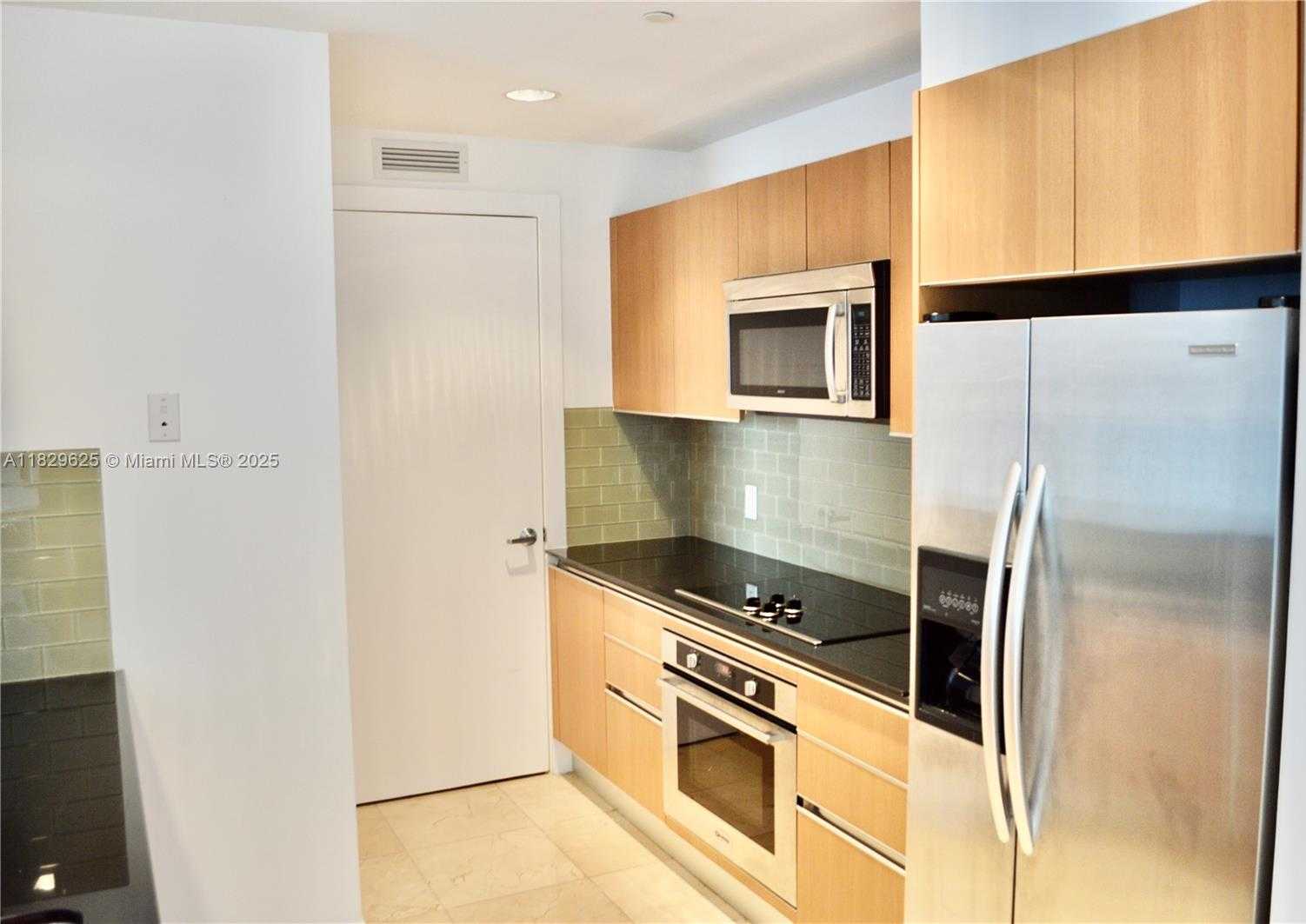 Small Image of 1060 BRICKELL AVE #3705, Miami Number 5