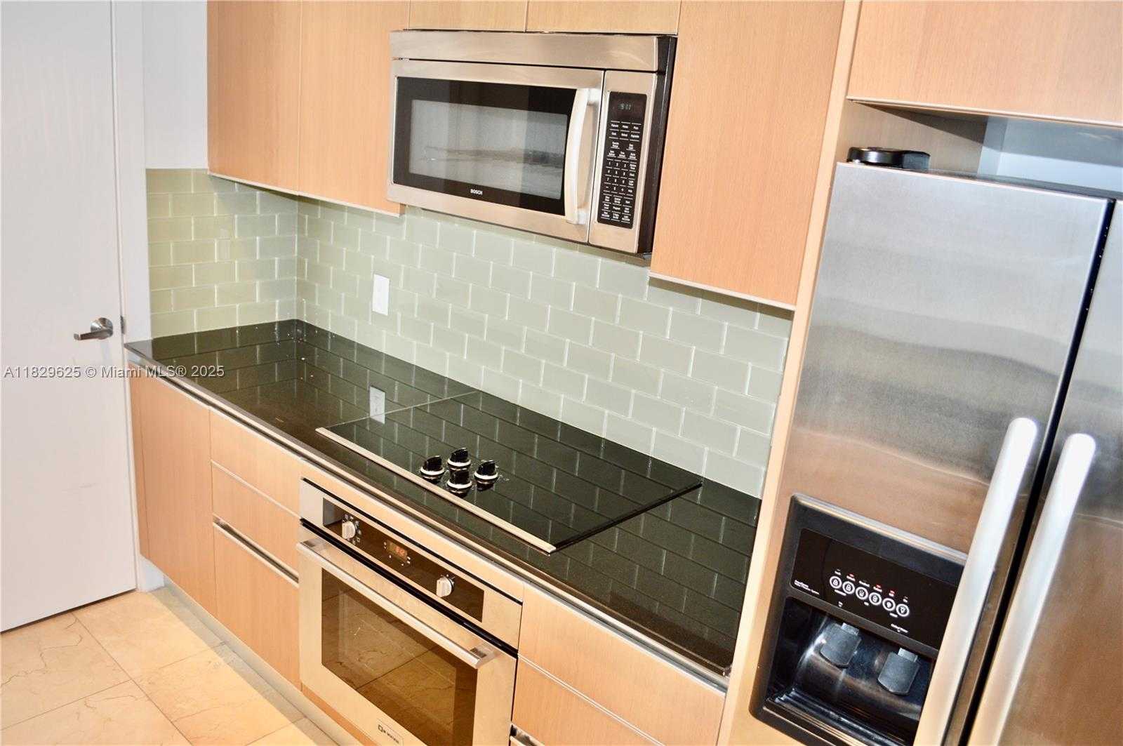 Small Image of 1060 BRICKELL AVE #3705, Miami Number 6