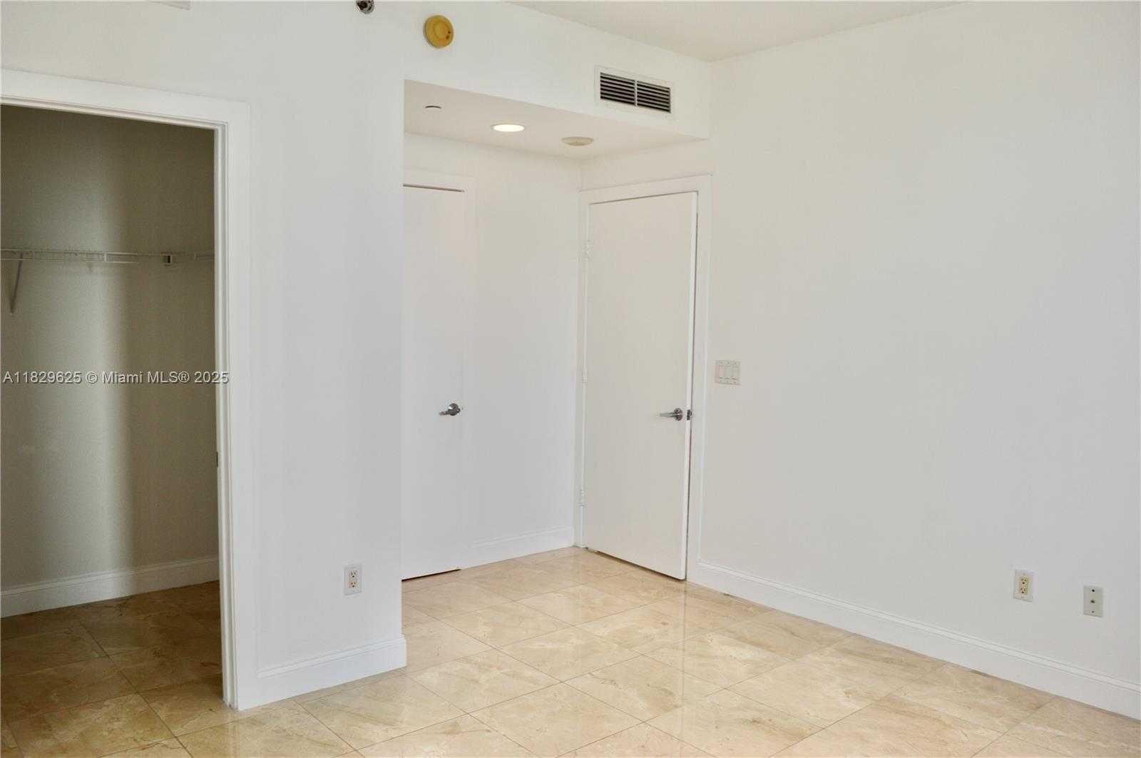 Small Image of 1060 BRICKELL AVE #3705, Miami Number 7