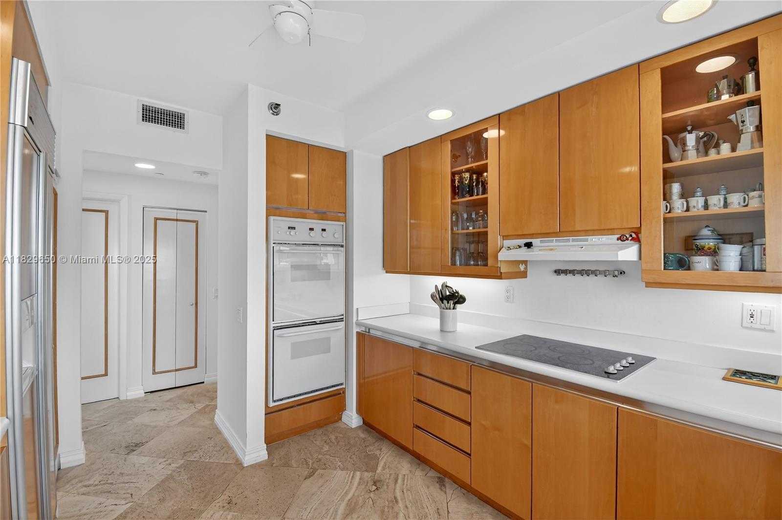 Small Image of 21150 POINT PL #1505, Aventura Number 12