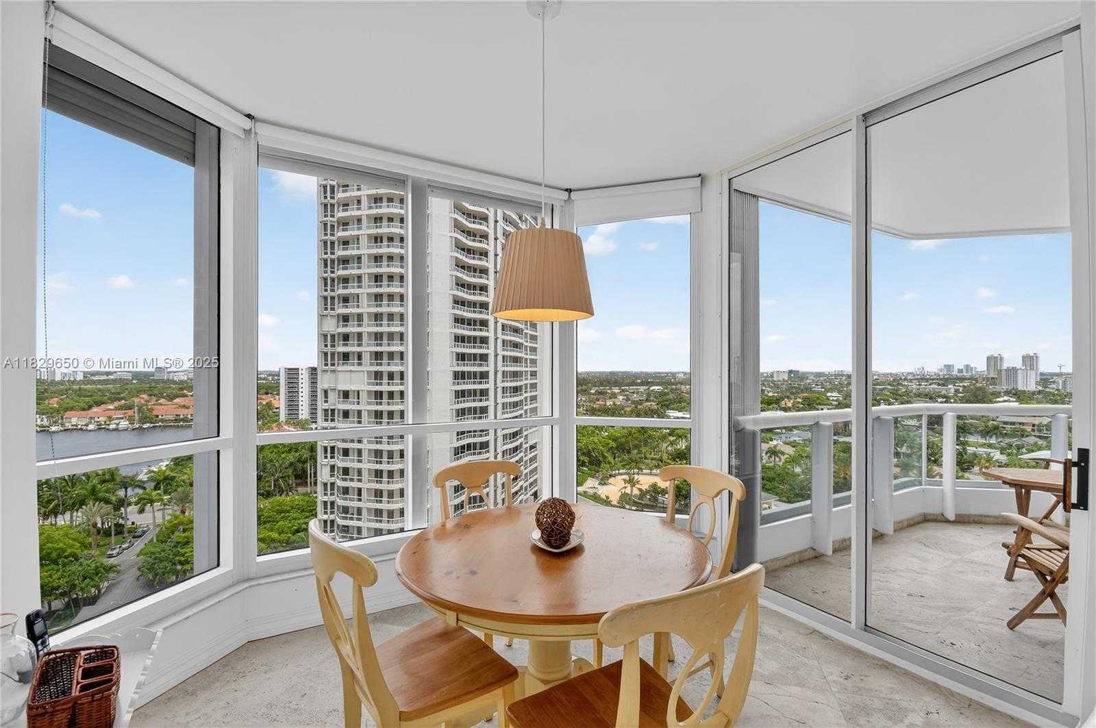 Small Image of 21150 POINT PL #1505, Aventura Number 14