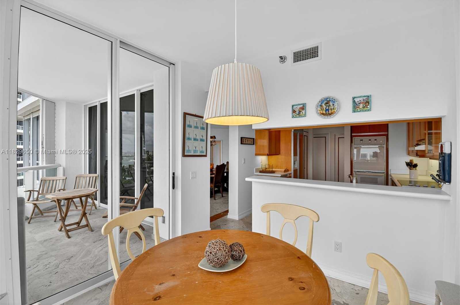 Small Image of 21150 POINT PL #1505, Aventura Number 15