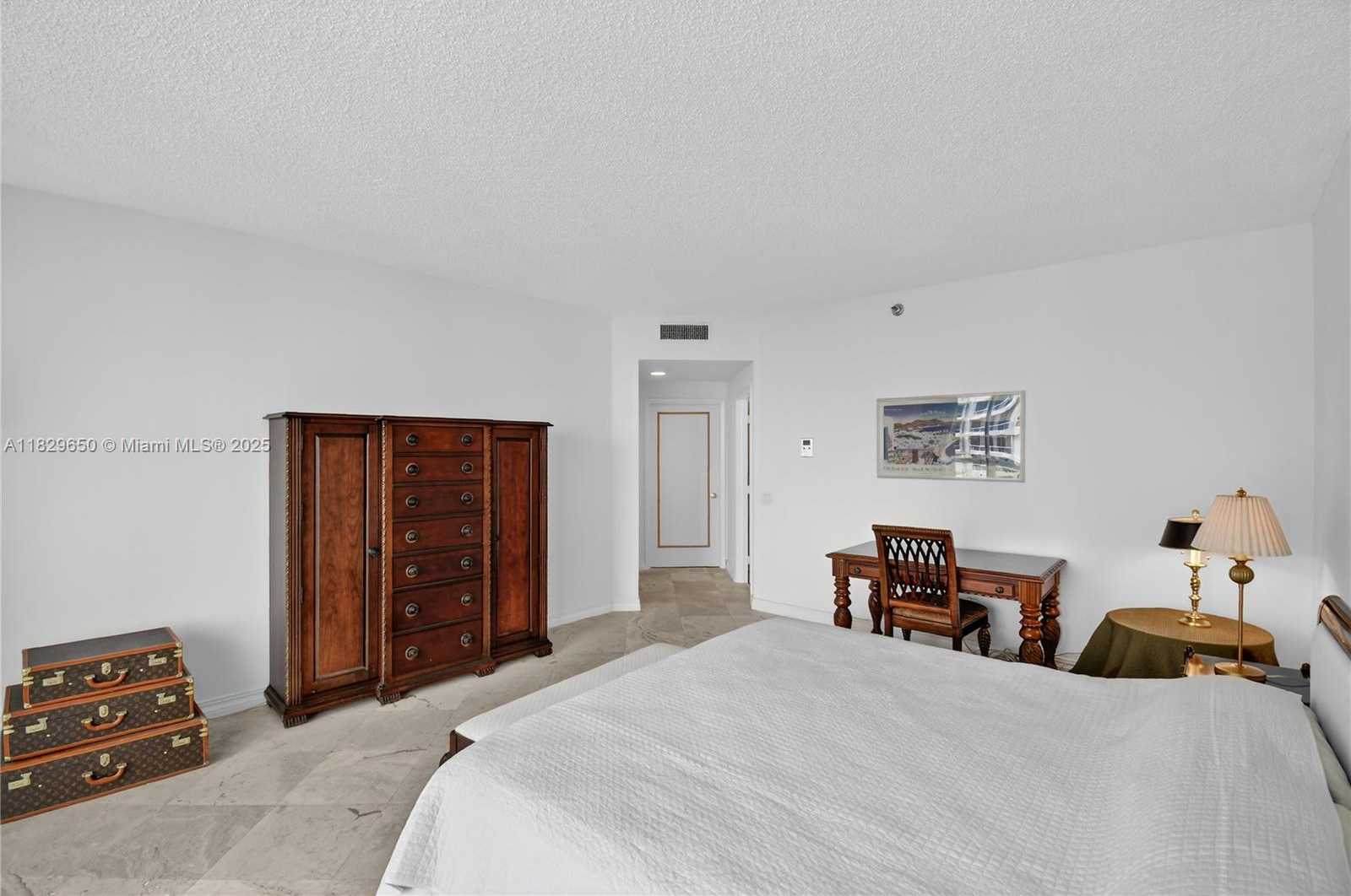Small Image of 21150 POINT PL #1505, Aventura Number 19