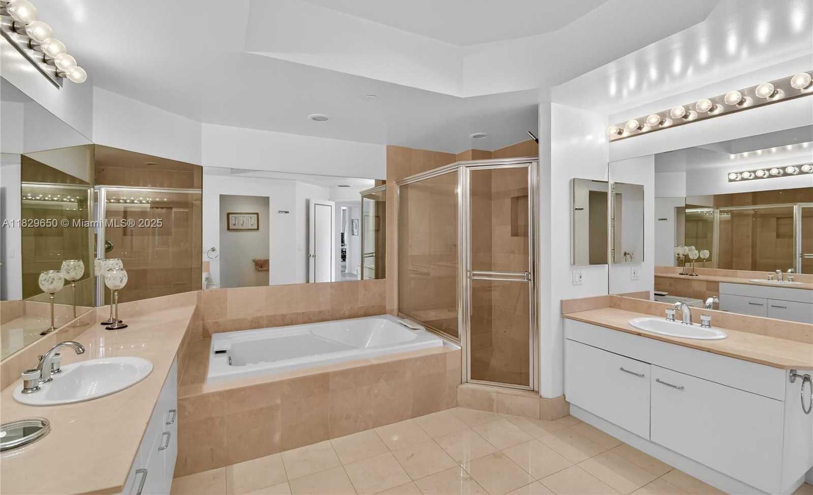 Small Image of 21150 POINT PL #1505, Aventura Number 20