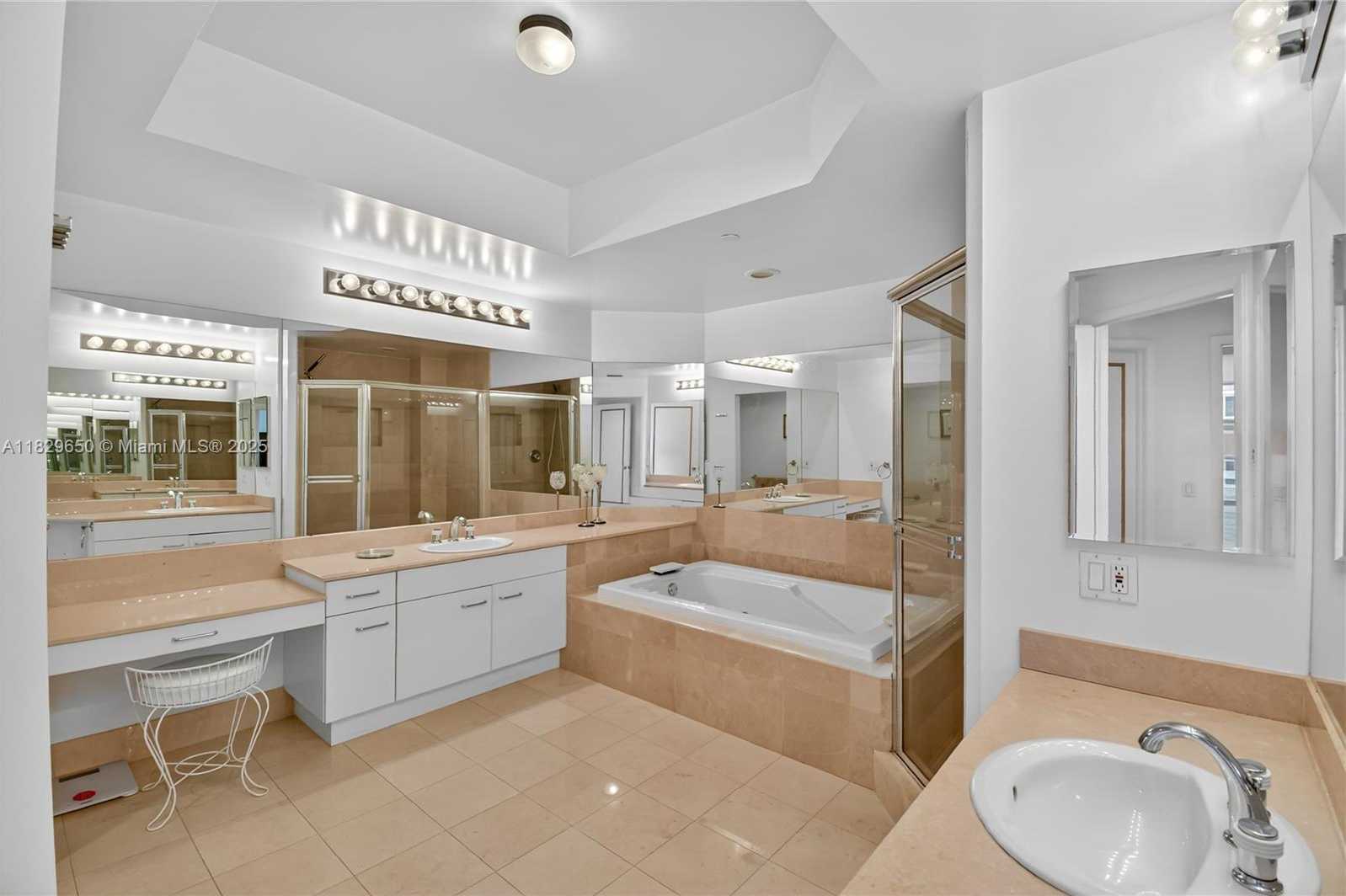 Small Image of 21150 POINT PL #1505, Aventura Number 21