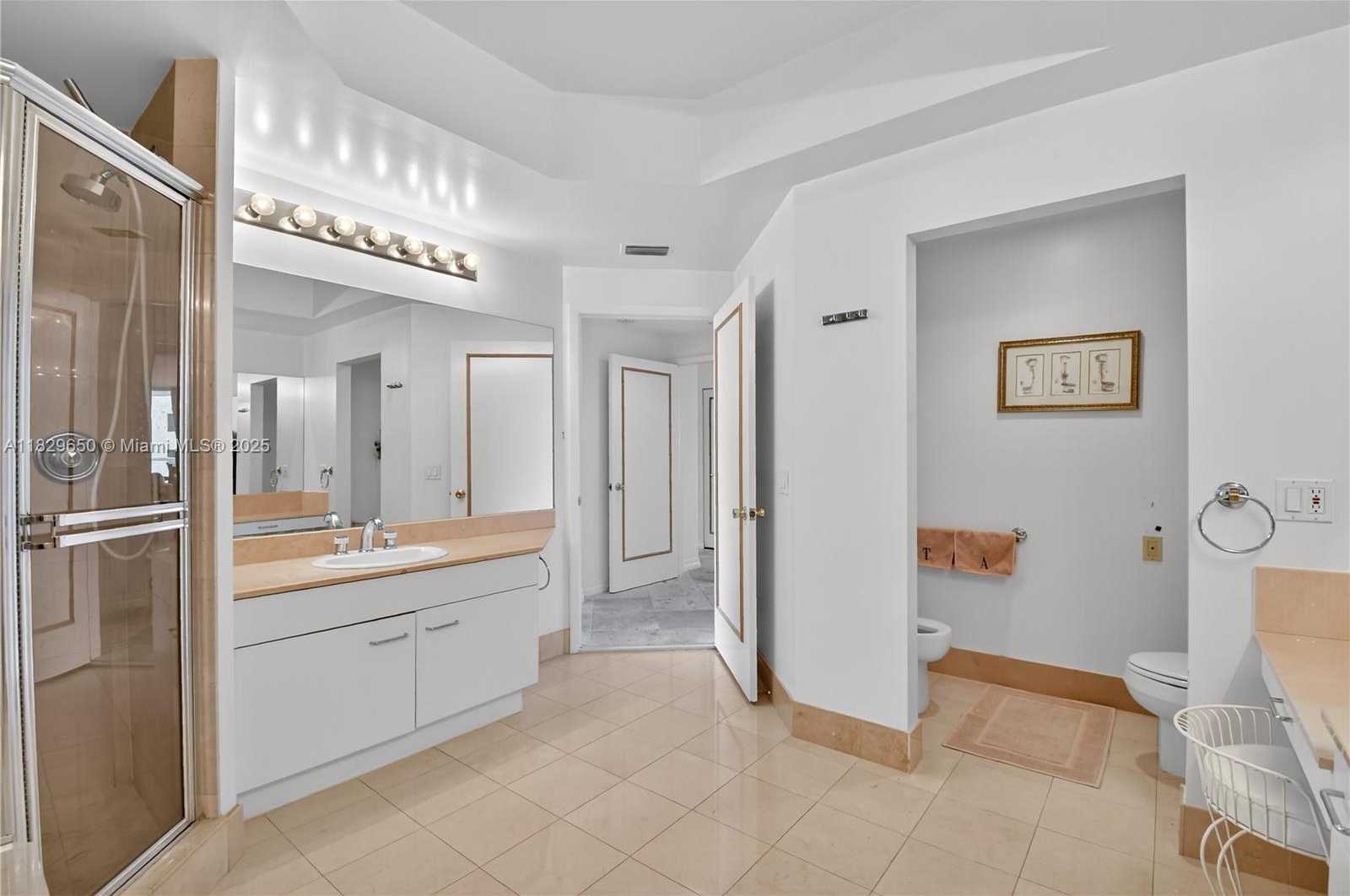 Small Image of 21150 POINT PL #1505, Aventura Number 22